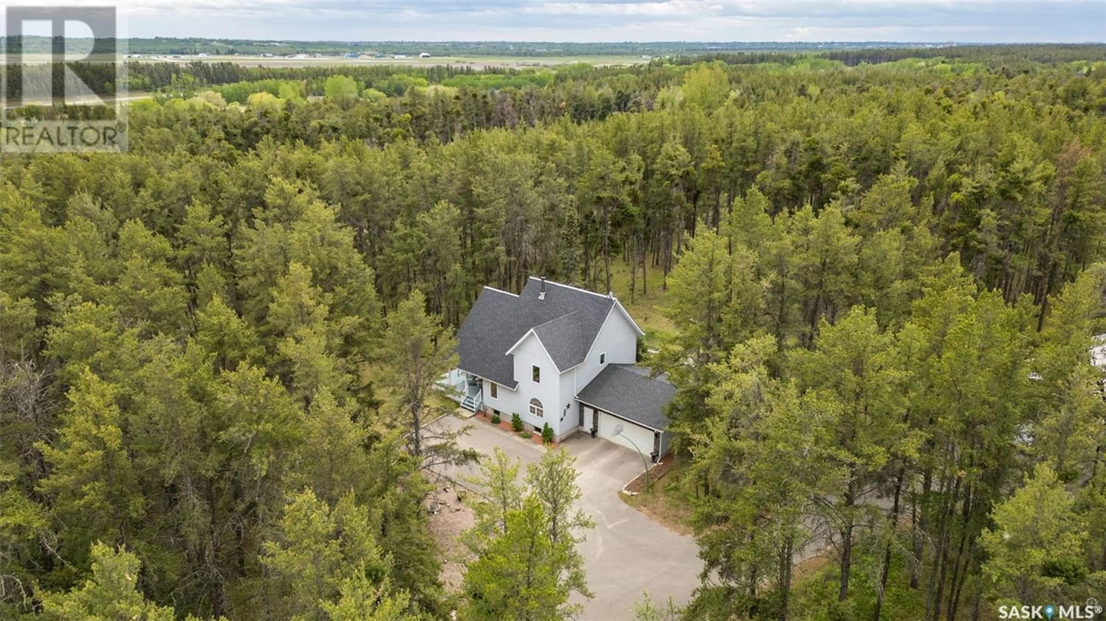 Cottage for 2721 Evergreen ROAD, Prince Albert Saskatchewan S6V5R2