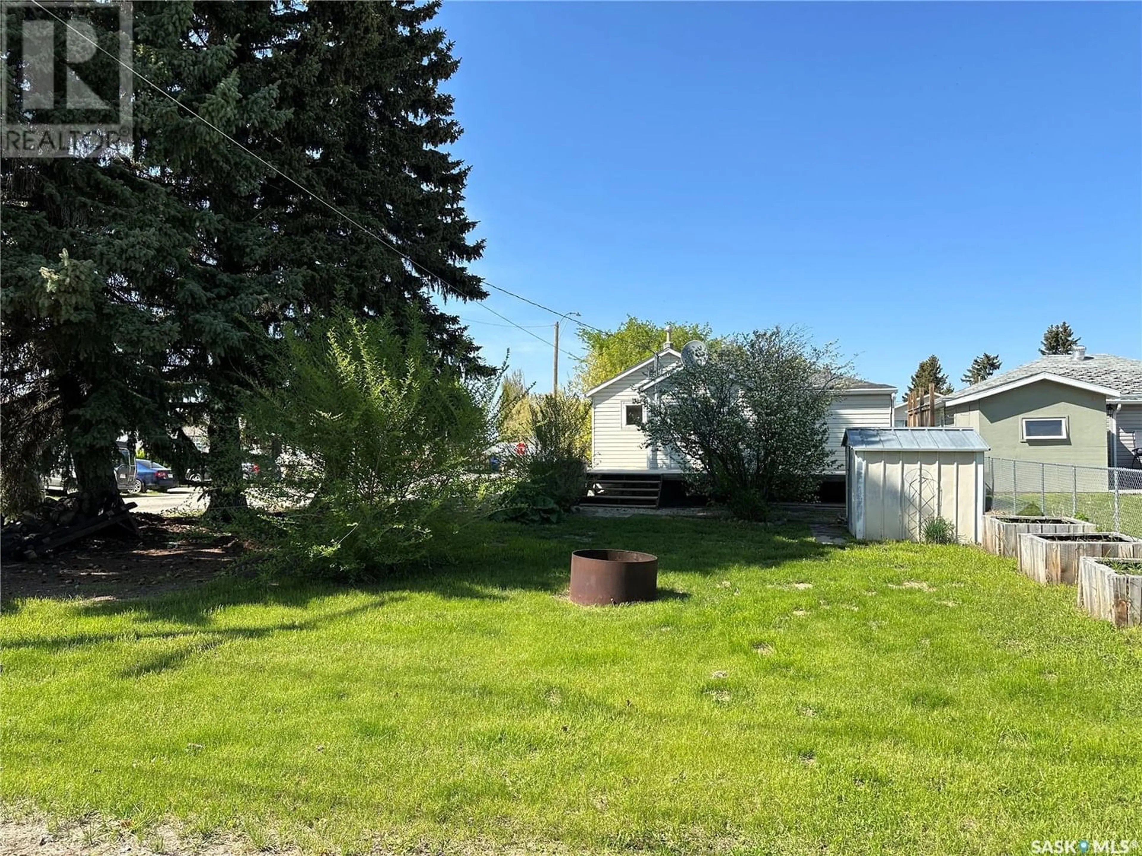 Fenced yard for 113 4th AVENUE W, Shellbrook Saskatchewan S0J2E0