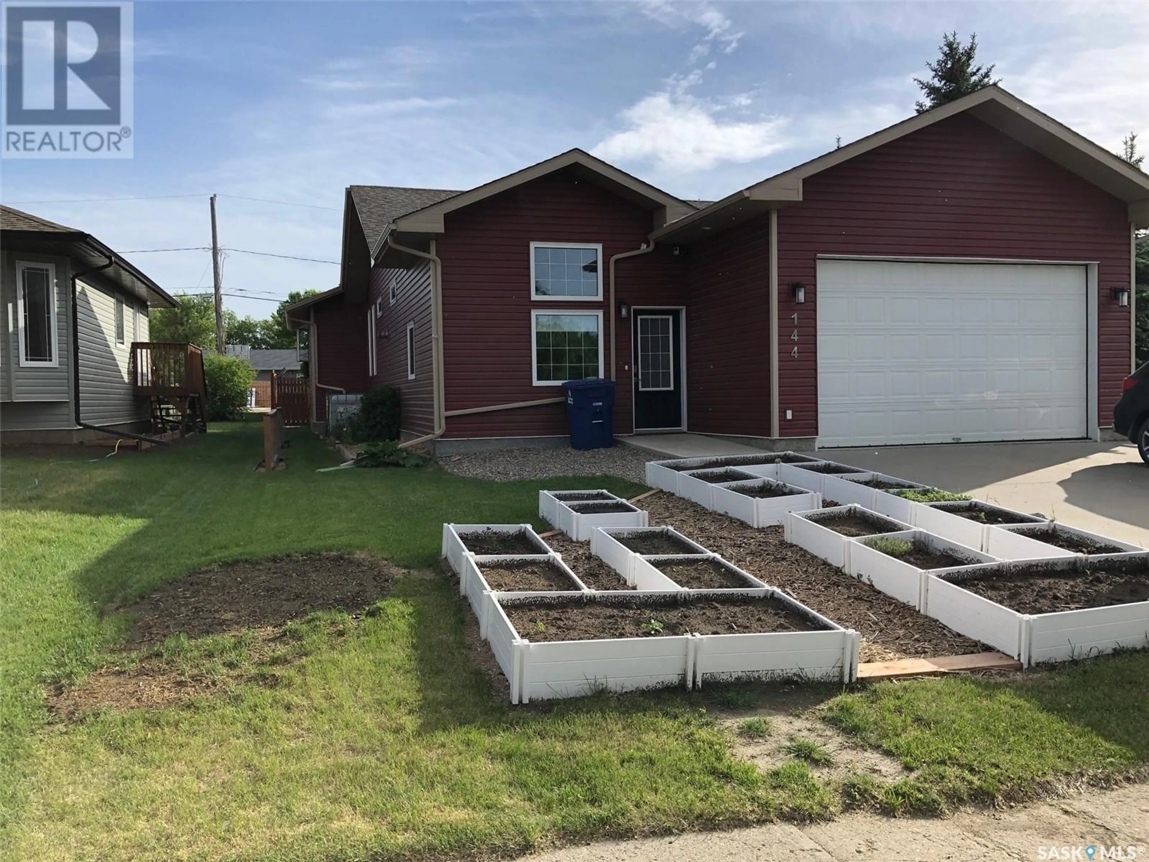 A pic from outside/outdoor area/front of a property/back of a property/a pic from drone, street for 144 5TH AVENUE, Unity Saskatchewan S0K4L0