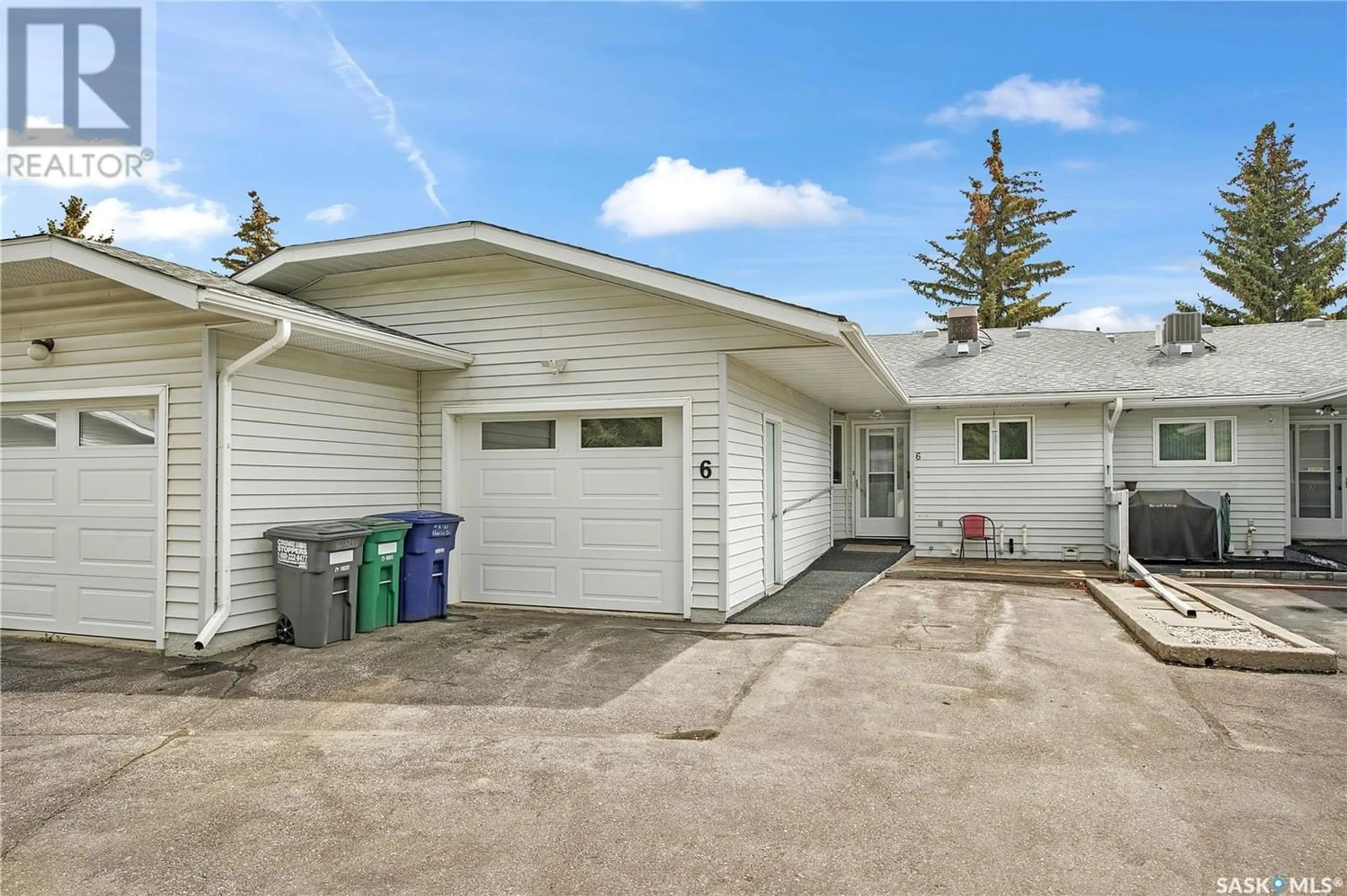 A pic from exterior of the house or condo for 6 80 Berini DRIVE, Saskatoon Saskatchewan S7N3P8