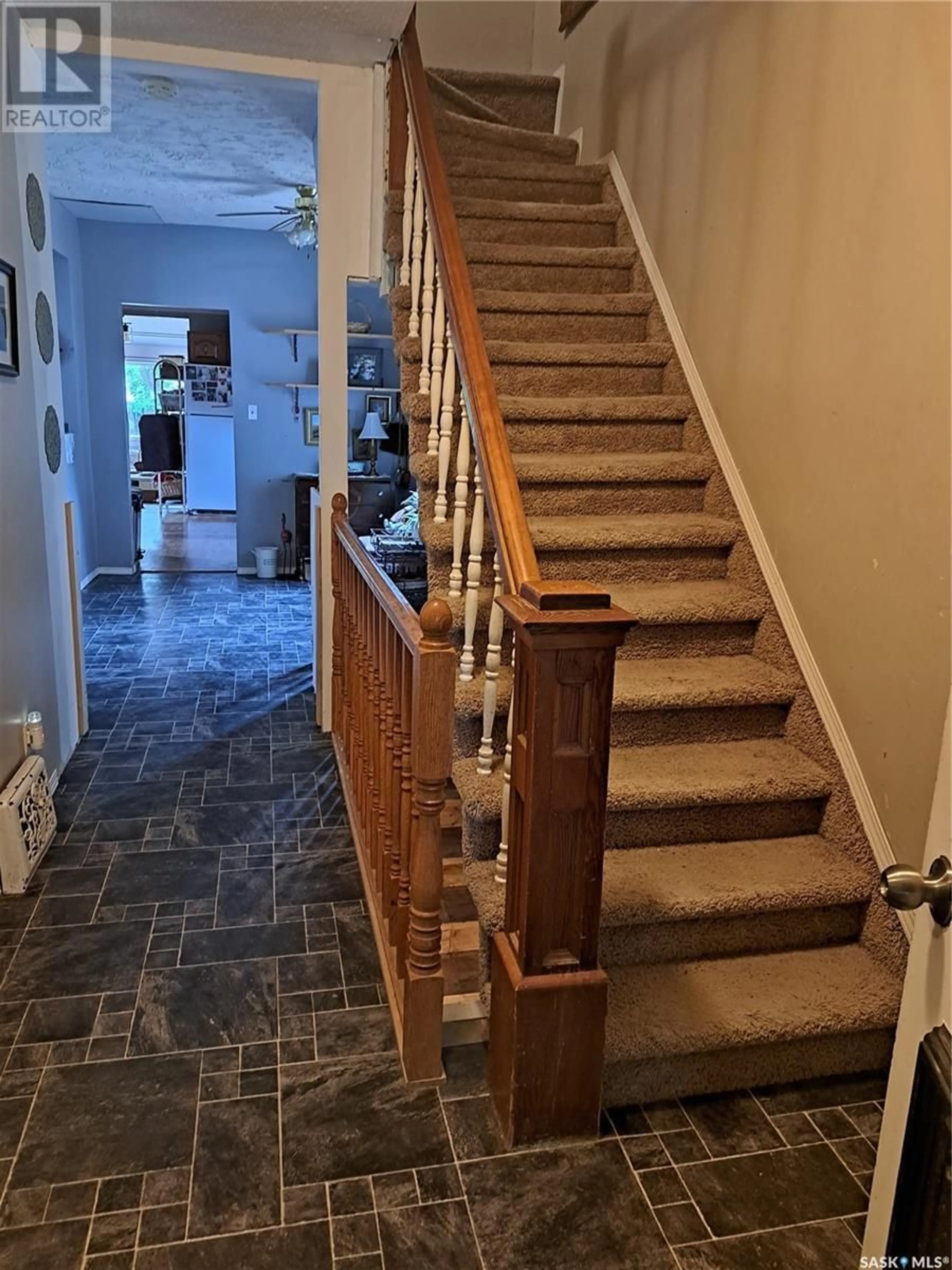 Stairs for 303 3rd STREET, Vonda Saskatchewan S0K4N0