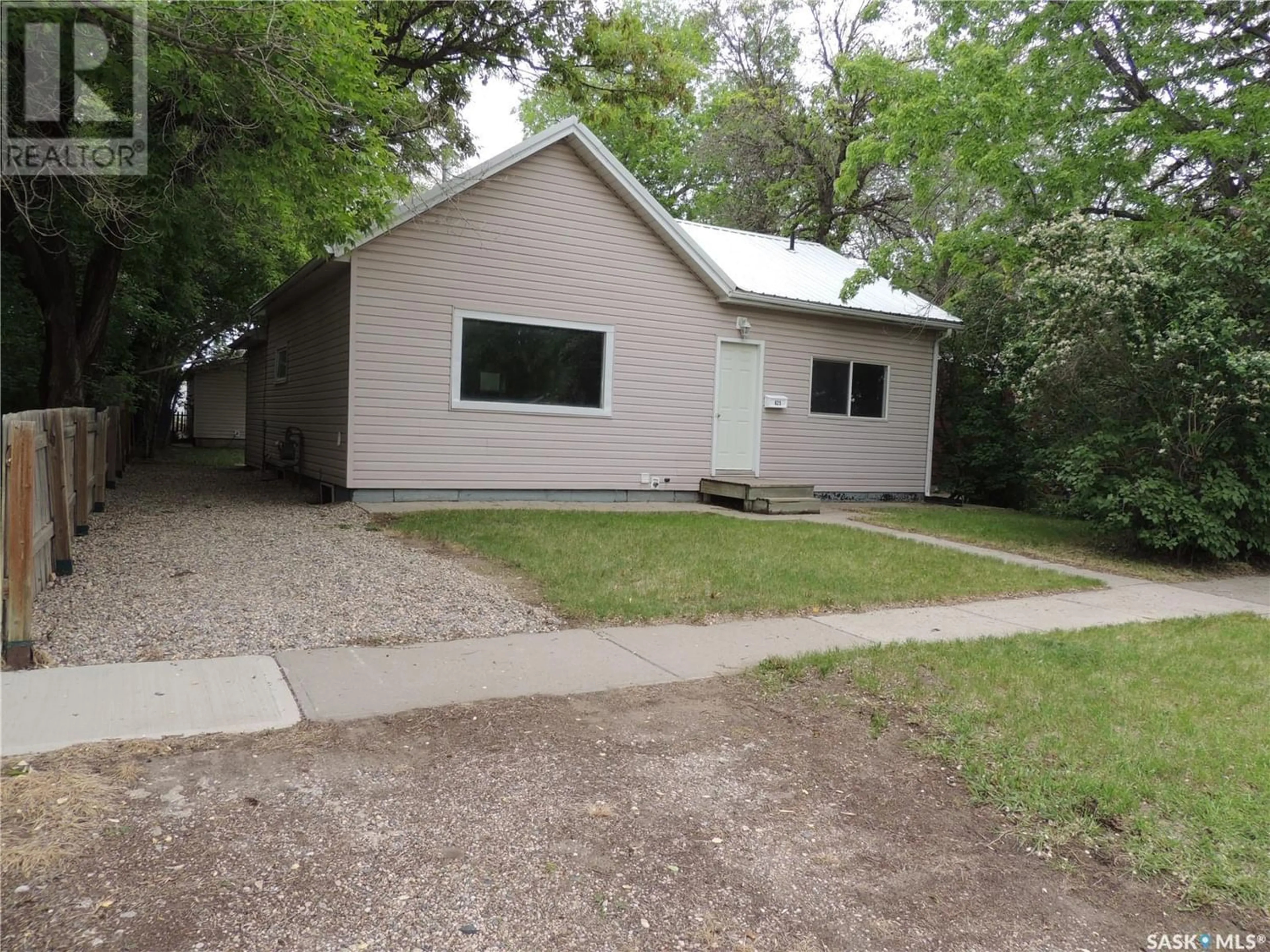 Frontside or backside of a home for 625 2nd STREET, Estevan Saskatchewan S4A0K8