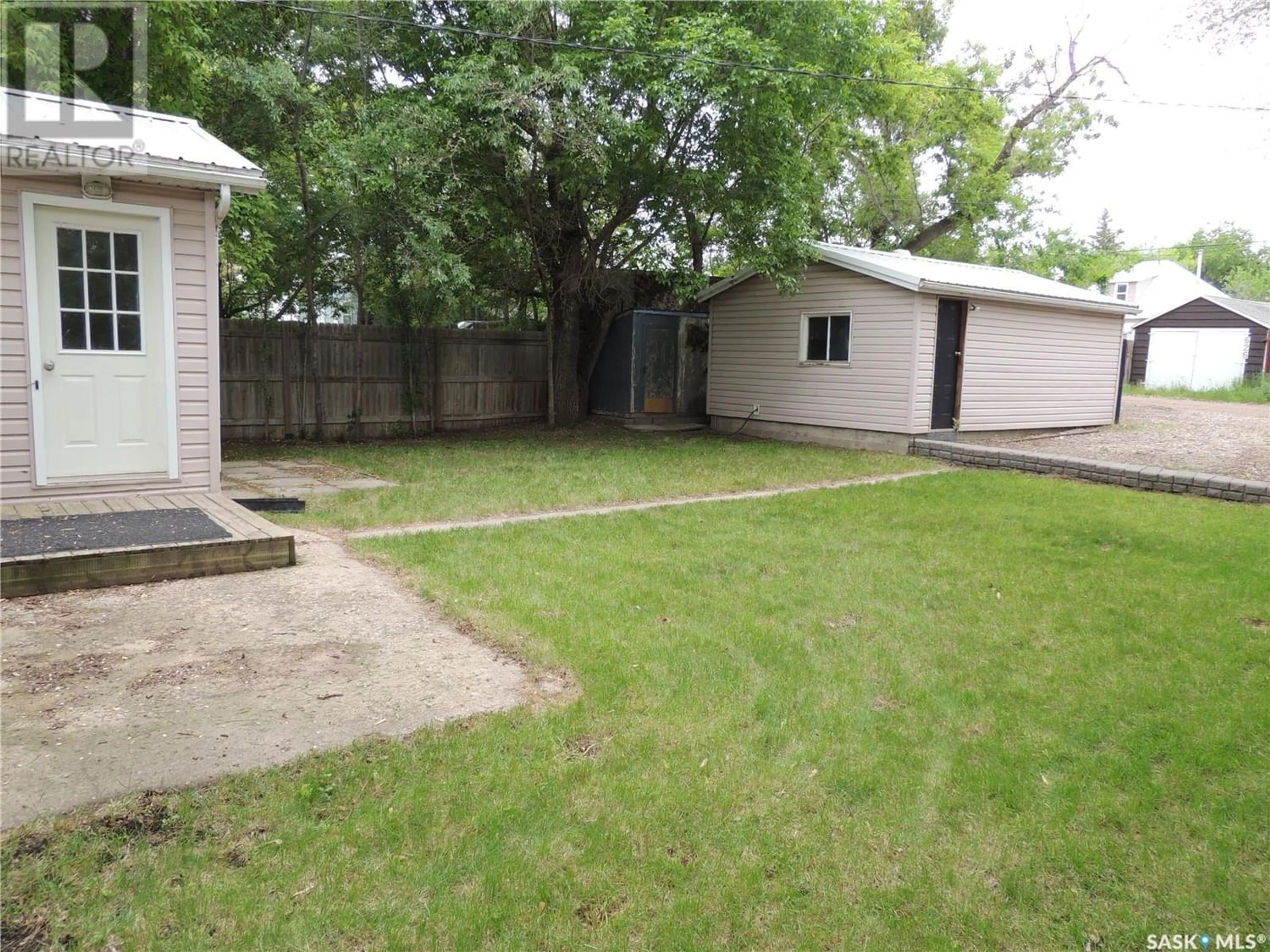 Fenced yard for 625 2nd STREET, Estevan Saskatchewan S4A0K8