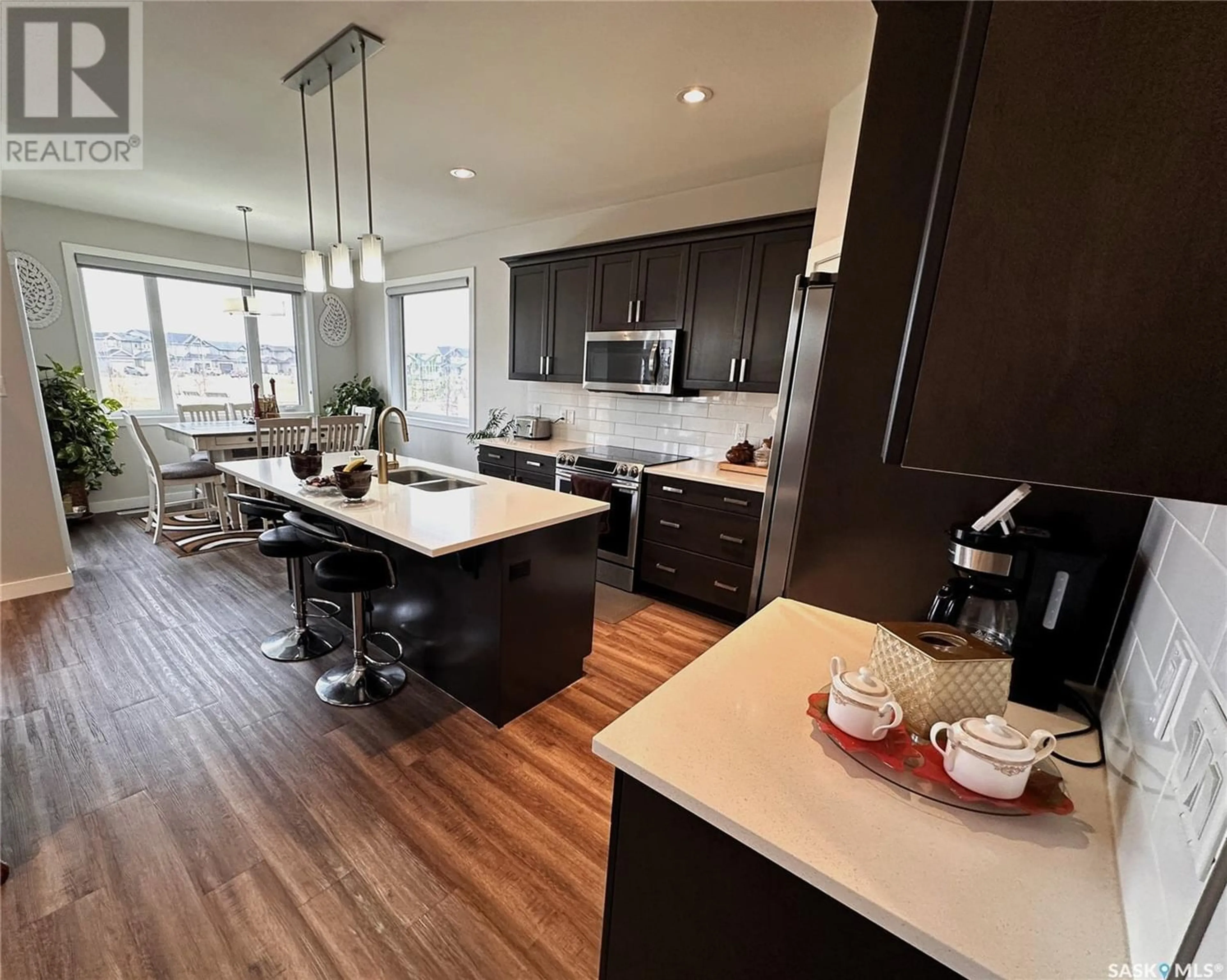 Contemporary kitchen for 8109 Barley CRESCENT, Regina Saskatchewan S4Y0E7