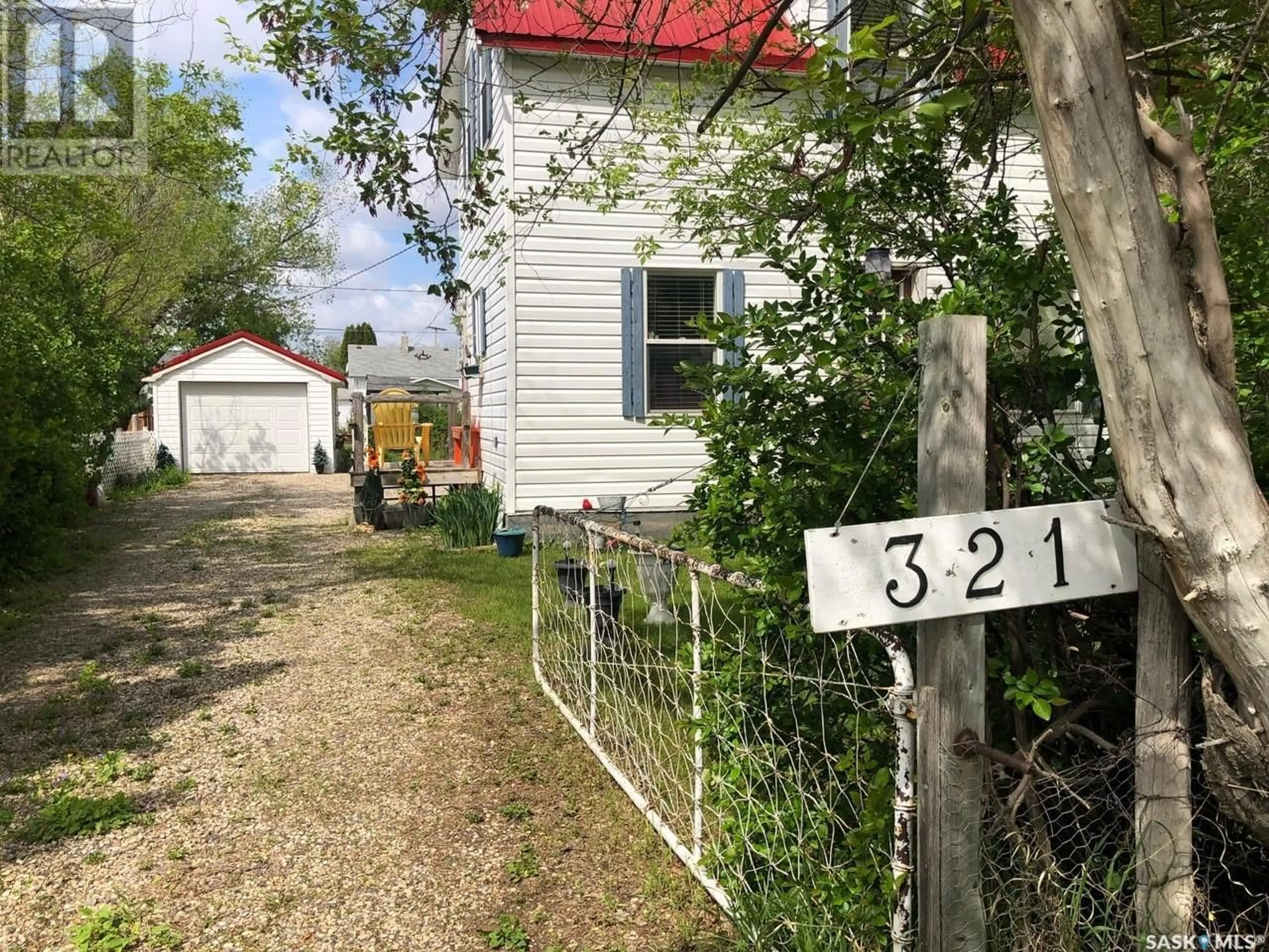 Cottage for 321 Rongve STREET, Sturgis Saskatchewan S0A4A0