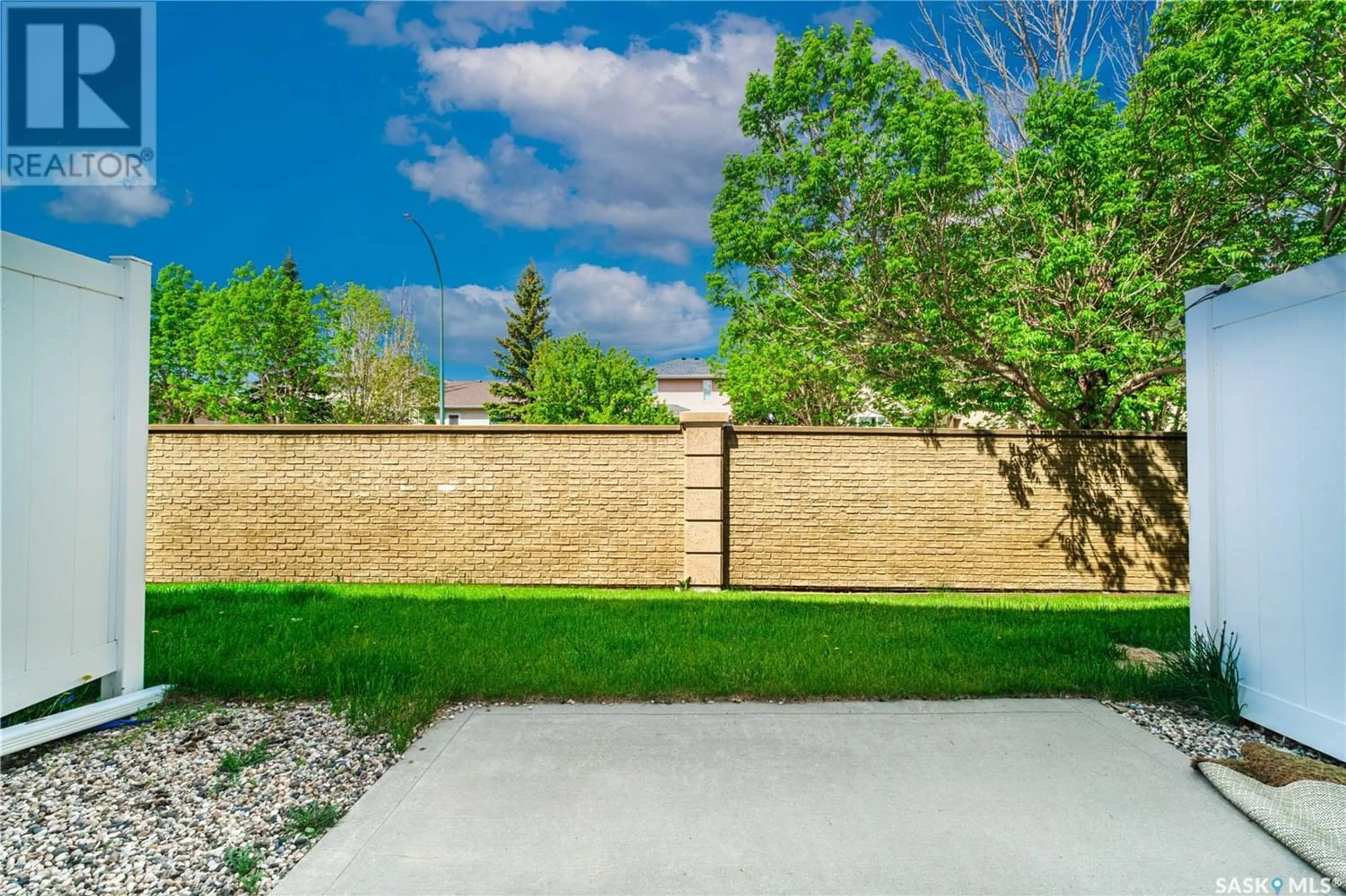 Fenced yard for 2714 Cranbourn CRESCENT, Regina Saskatchewan S4V3C1