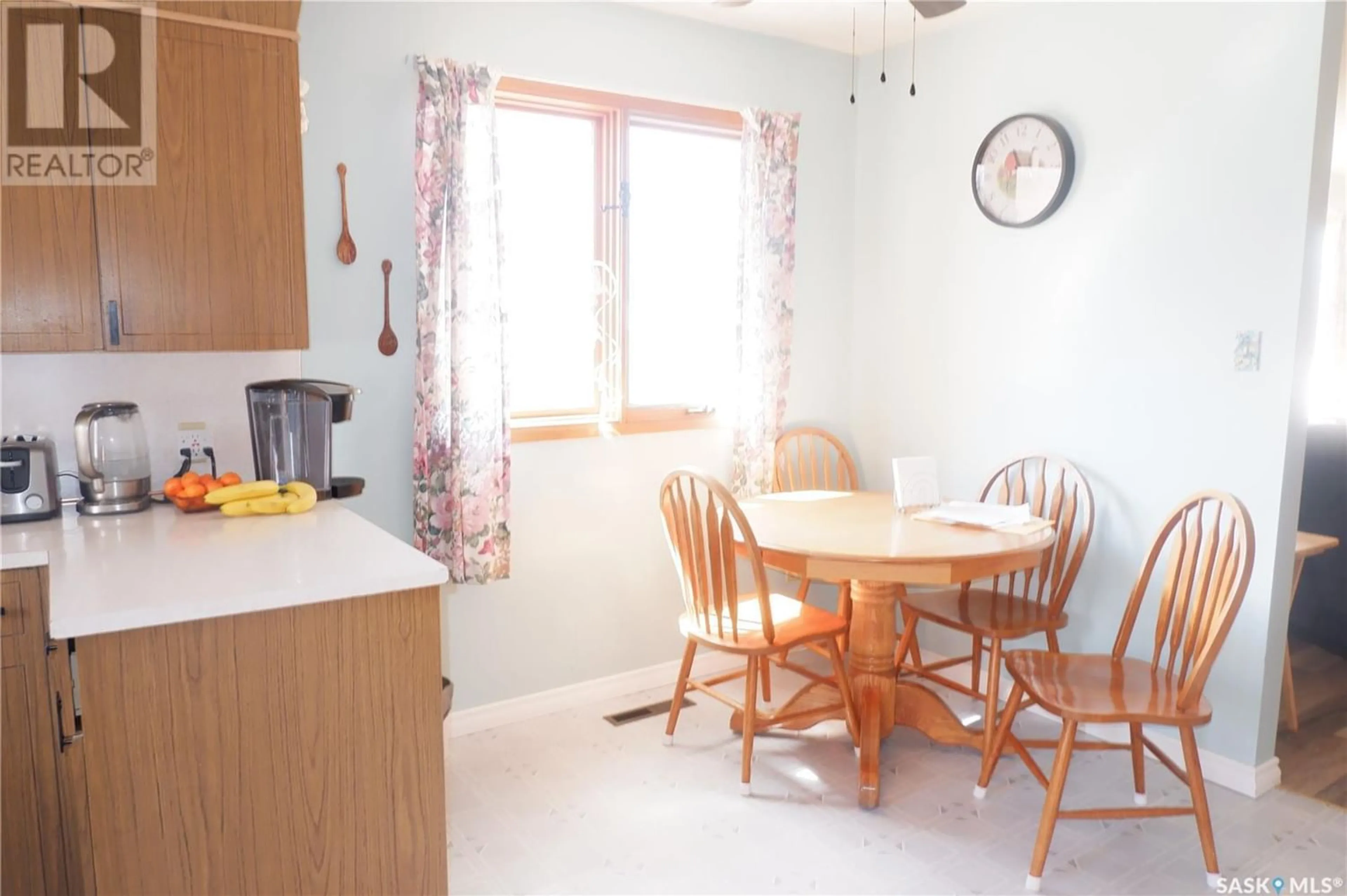 Standard kitchen, unknown floor, cottage for 2014 4th STREET N, Rockglen Saskatchewan S0H3R0