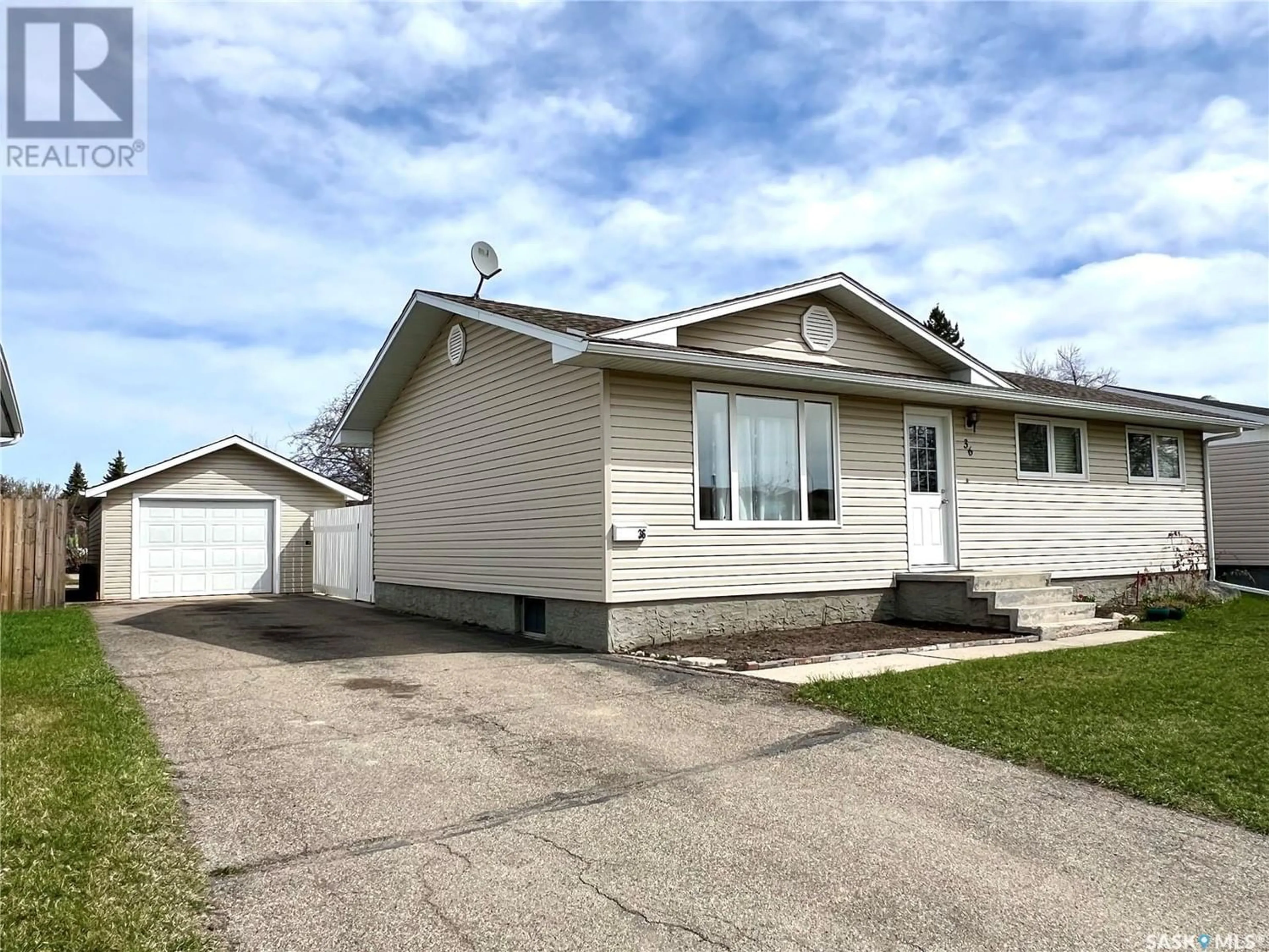 Frontside or backside of a home for 36 Centennial CRESCENT, Melville Saskatchewan S0A2P0