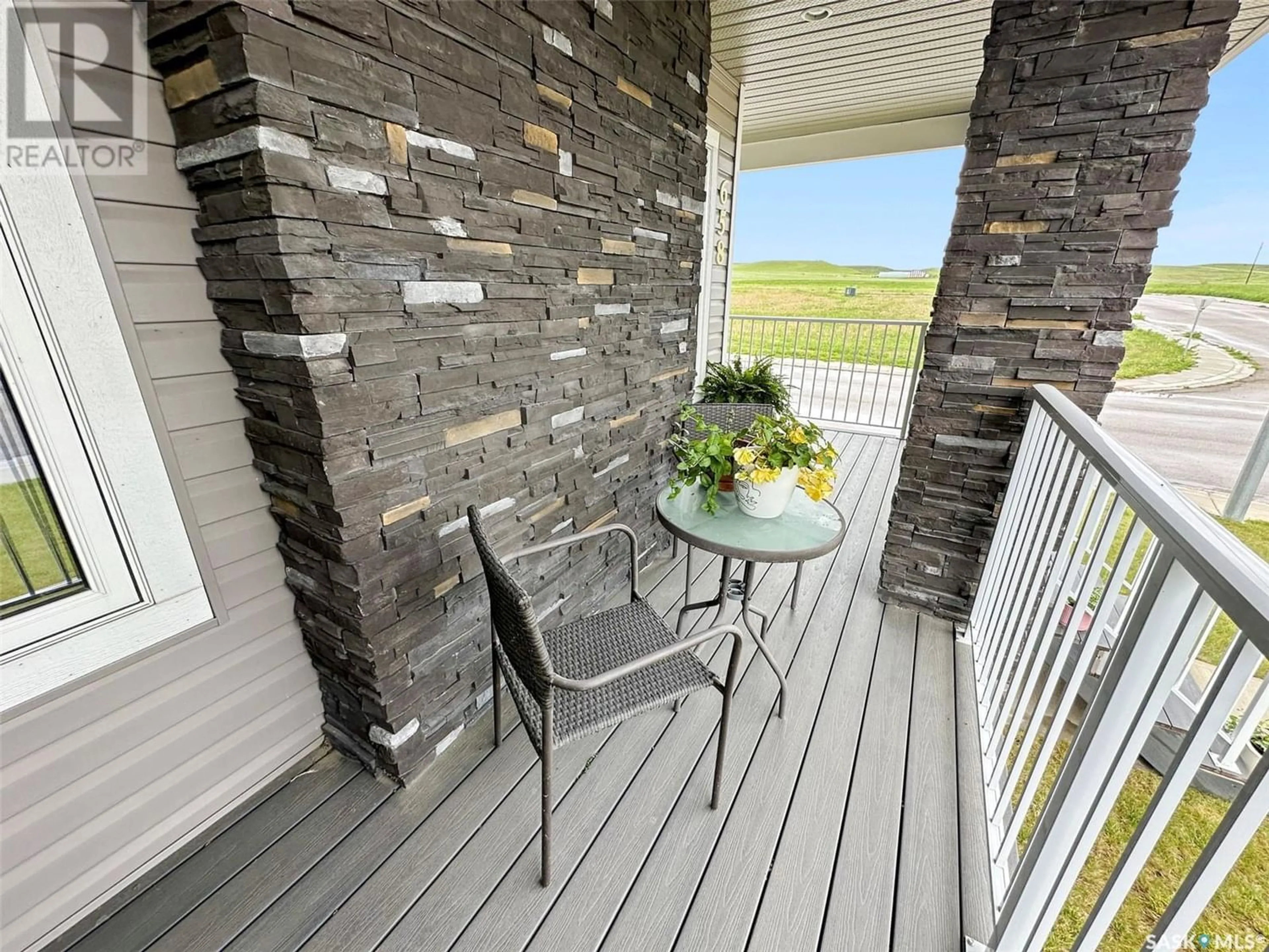 Patio for 658 Glenridge AVENUE, Swift Current Saskatchewan S9H5R9