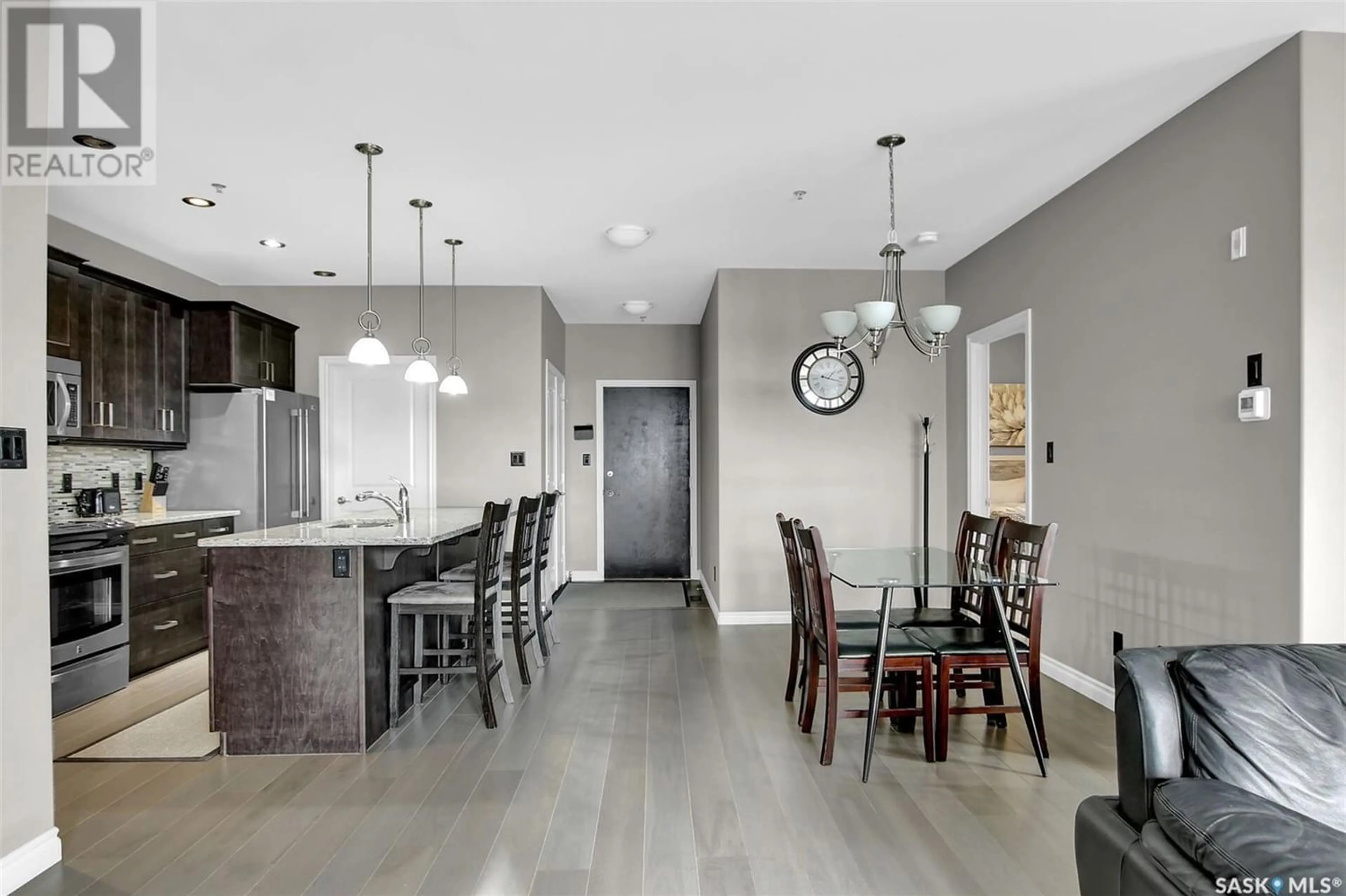 Contemporary kitchen for 308 4891 Trinity LANE, Regina Saskatchewan S4W0E1
