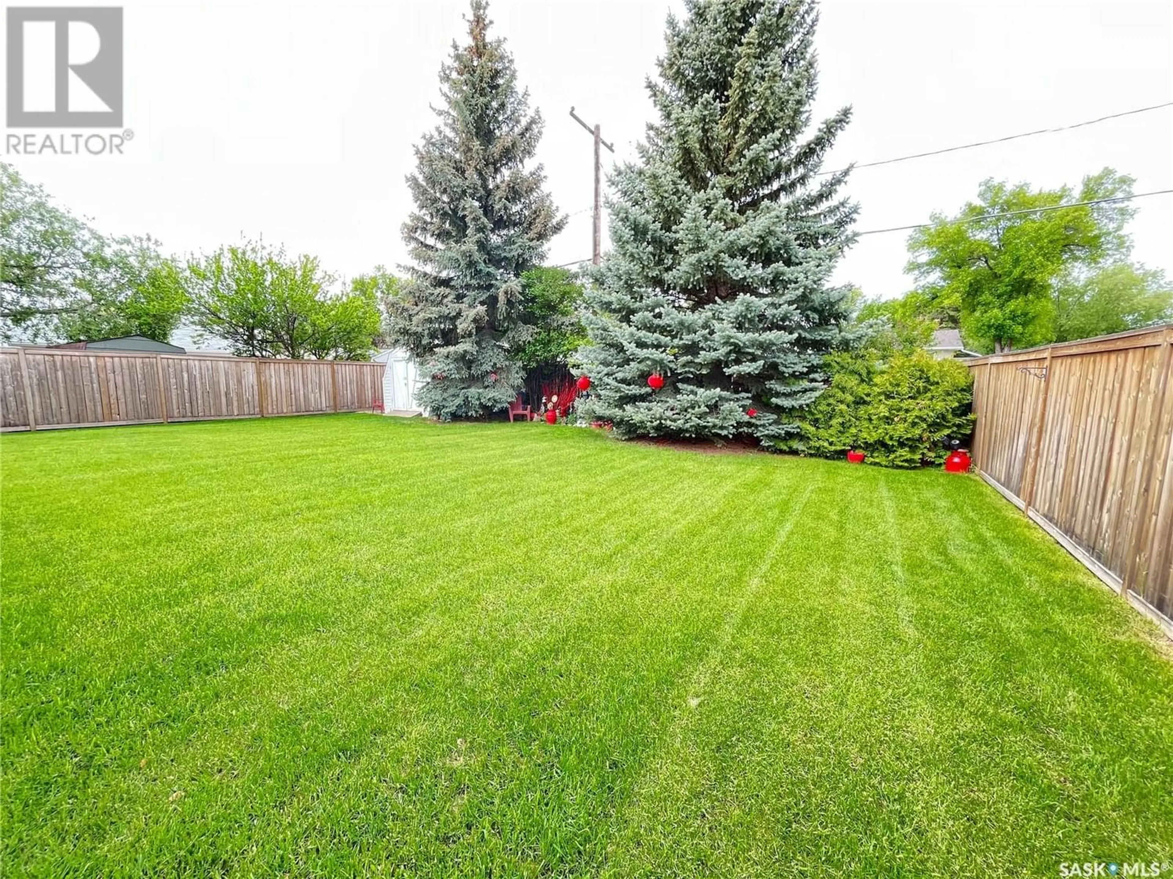 Fenced yard for 721 Jasper STREET, Maple Creek Saskatchewan S0N1N0