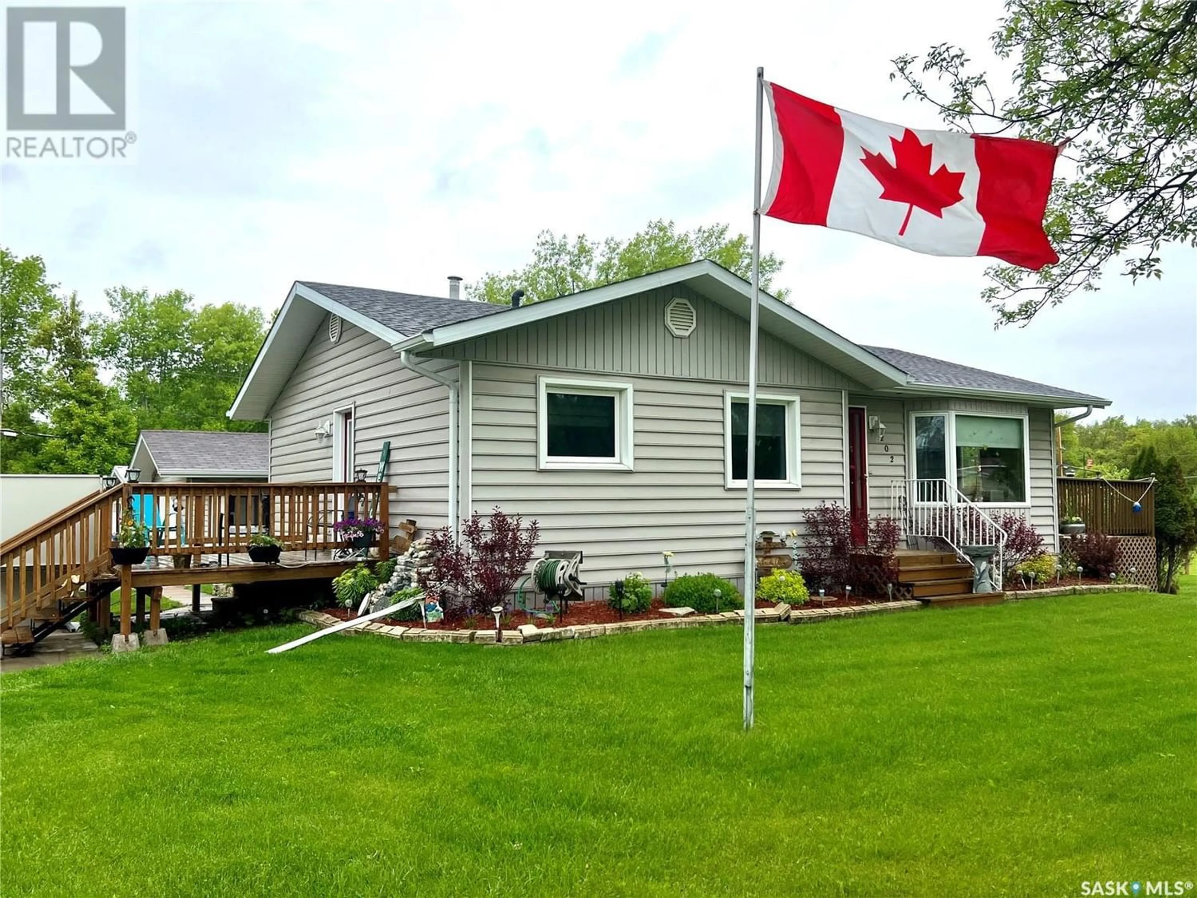 Frontside or backside of a home for 202 Gertrude AVENUE, Canora Saskatchewan S0A0L0