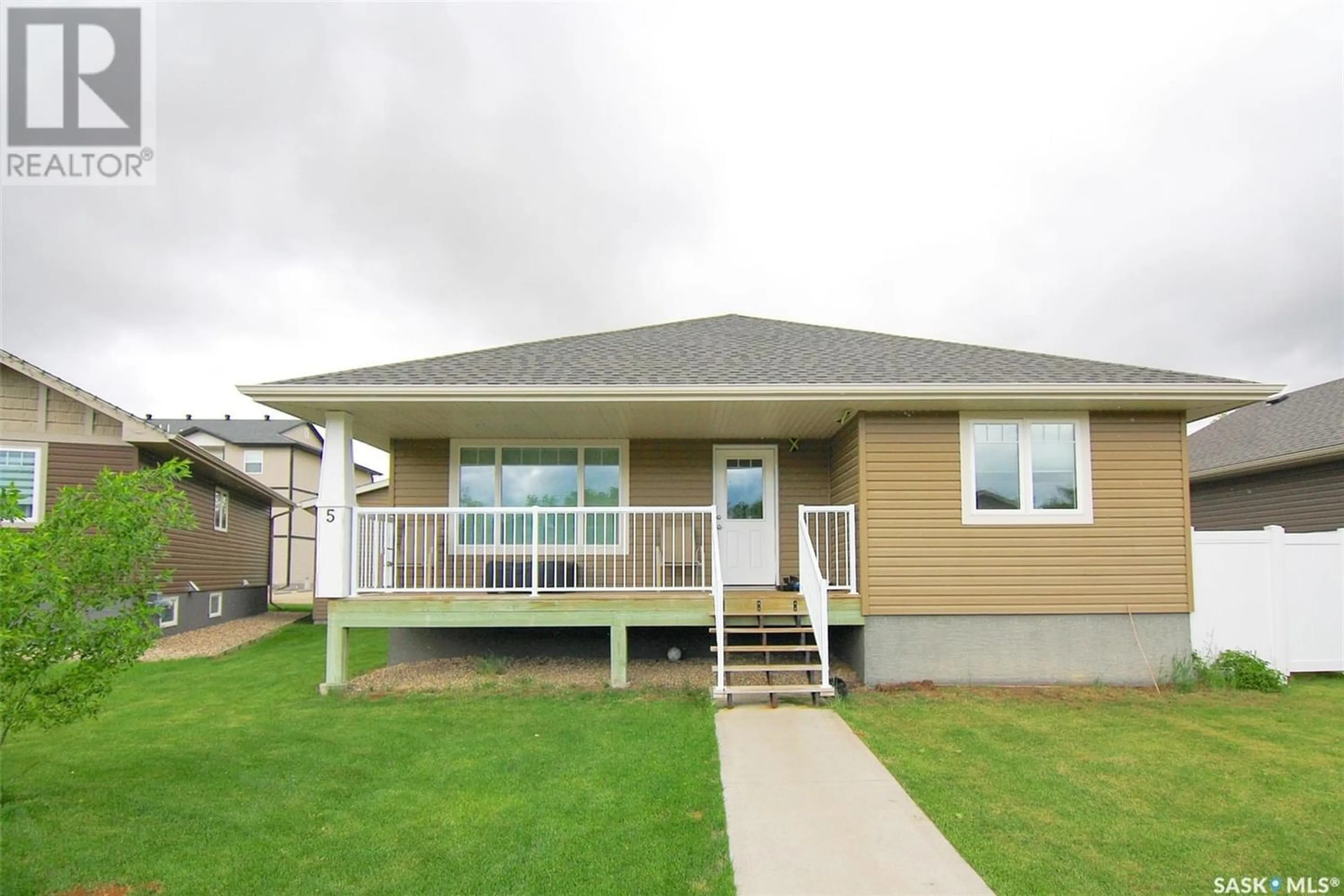 Frontside or backside of a home for 5 CJ Houston PLACE, Yorkton Saskatchewan S3N4B3