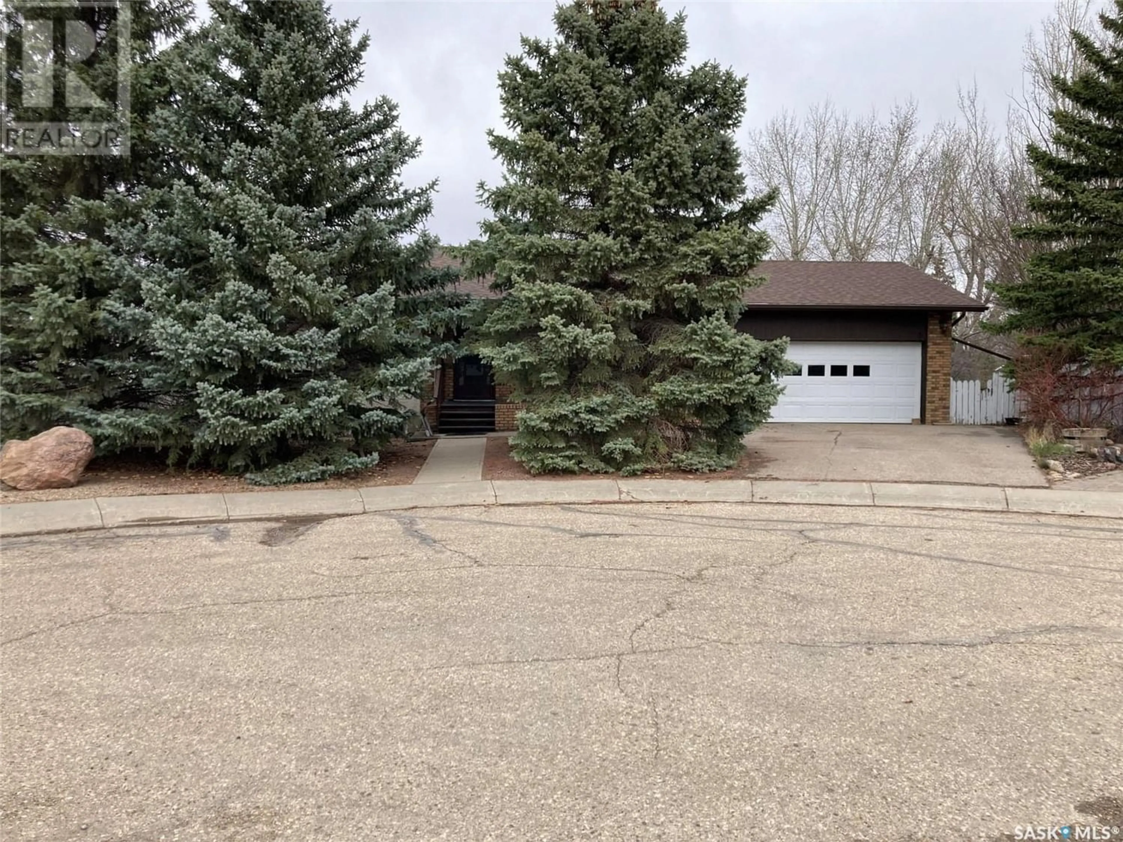 Frontside or backside of a home for 2 Shaw PLACE, Assiniboia Saskatchewan S0H0B0