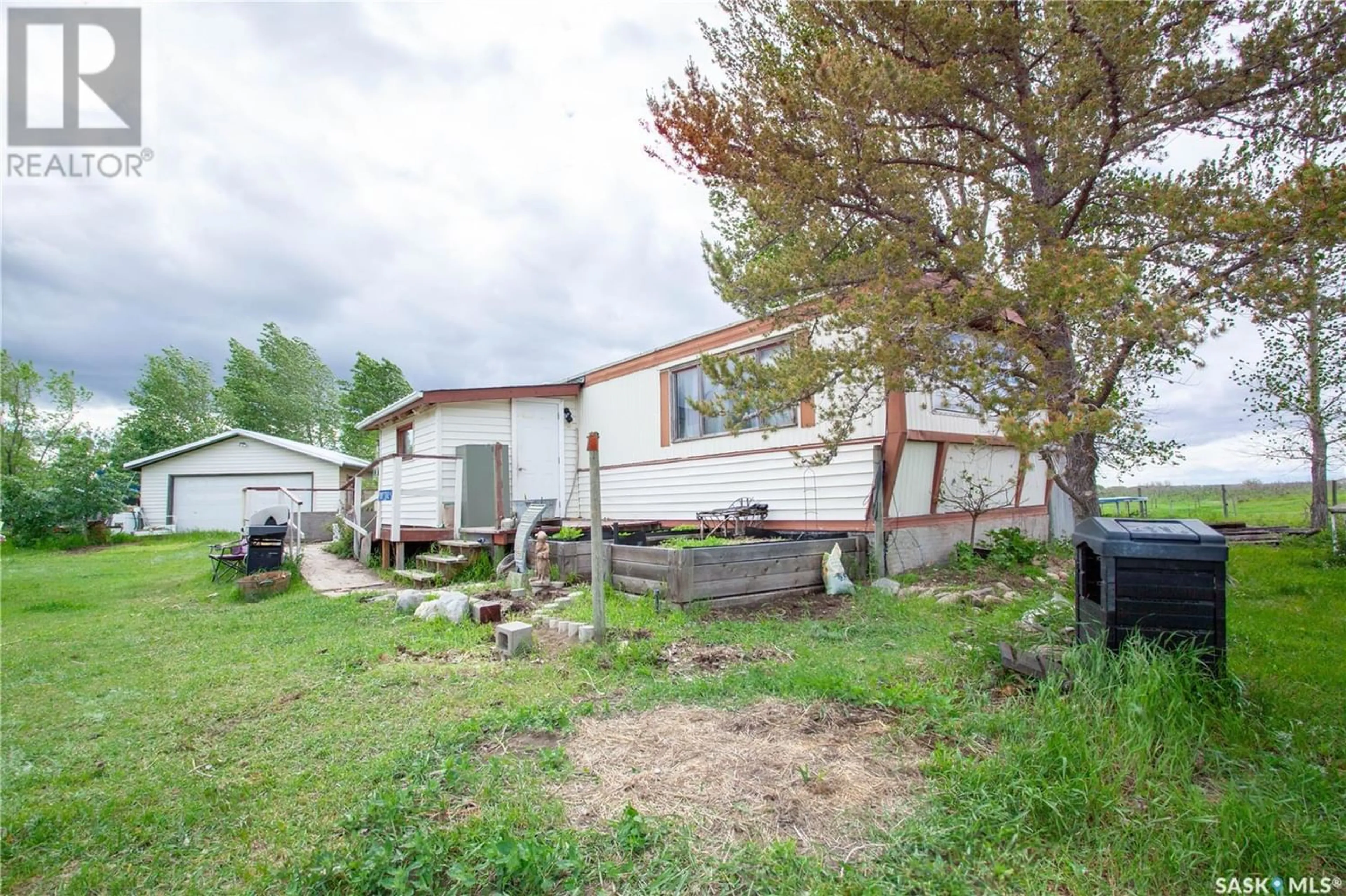 Outside view for Tallman Acreage, Vanscoy Saskatchewan S0L3J0