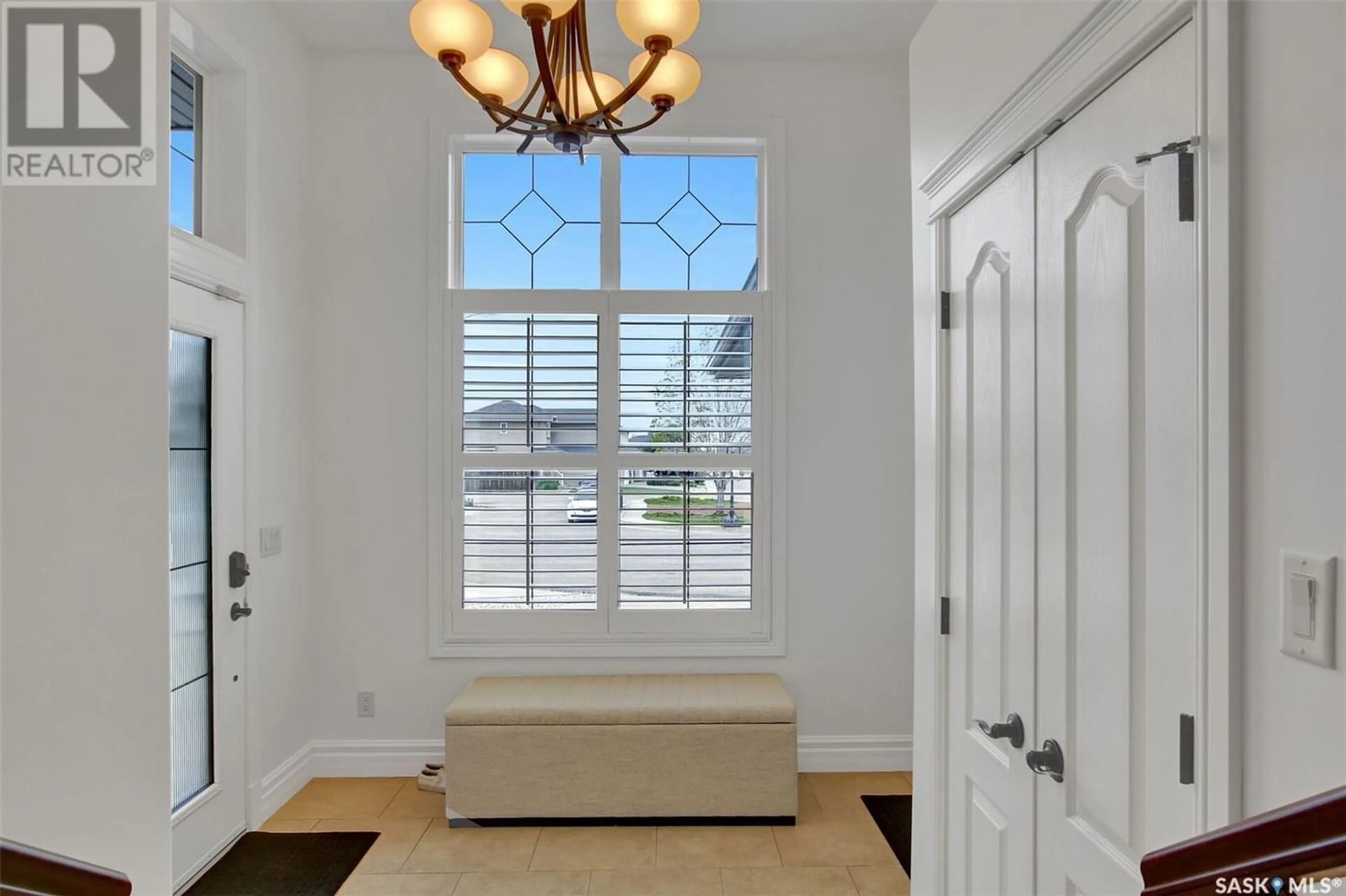 Indoor entryway for 4643 Ellard COURT, Regina Saskatchewan S4X0B3