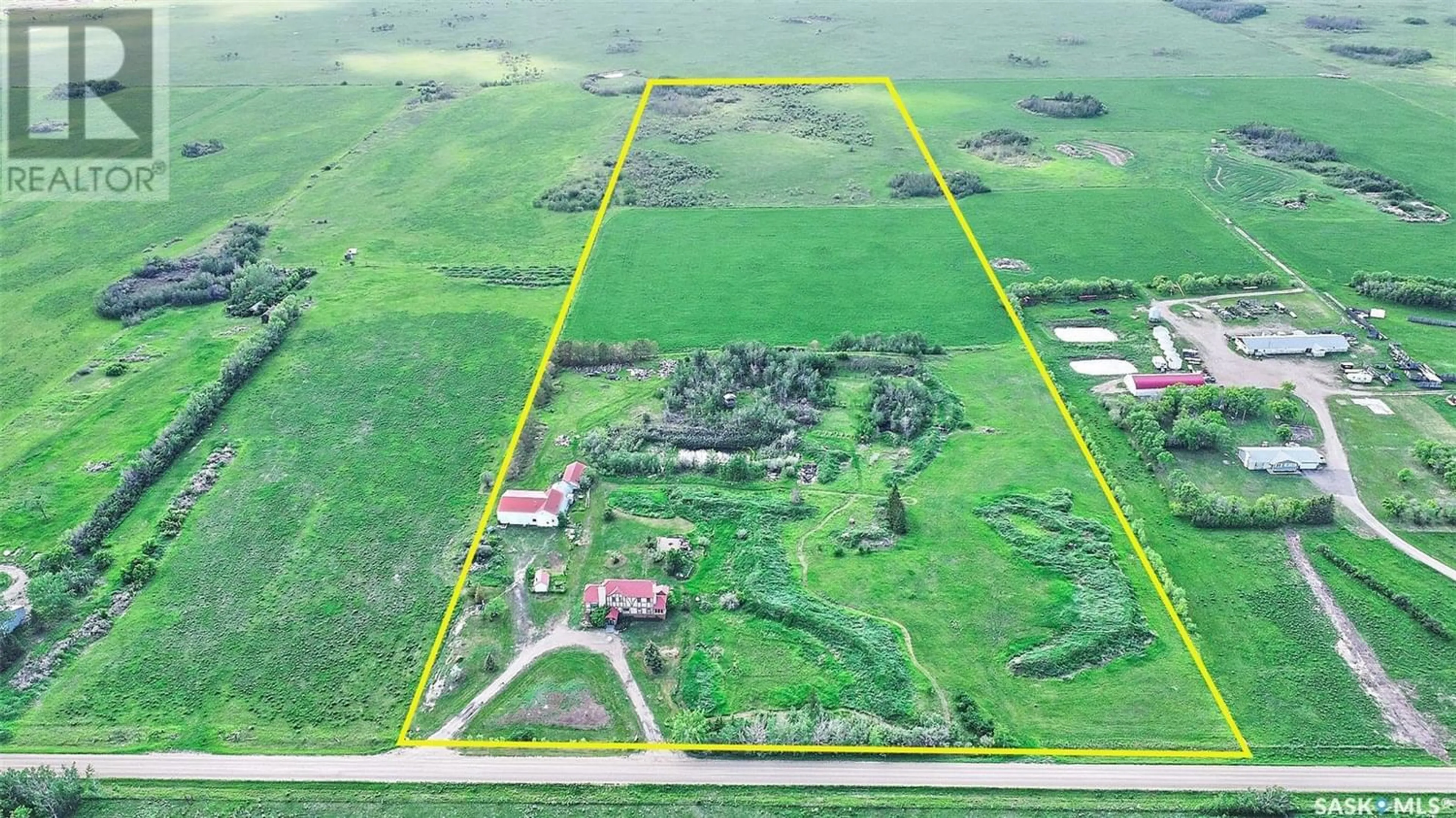 Fenced yard for Martensville Acreage, Corman Park Rm No. 344 Saskatchewan S0K2T0