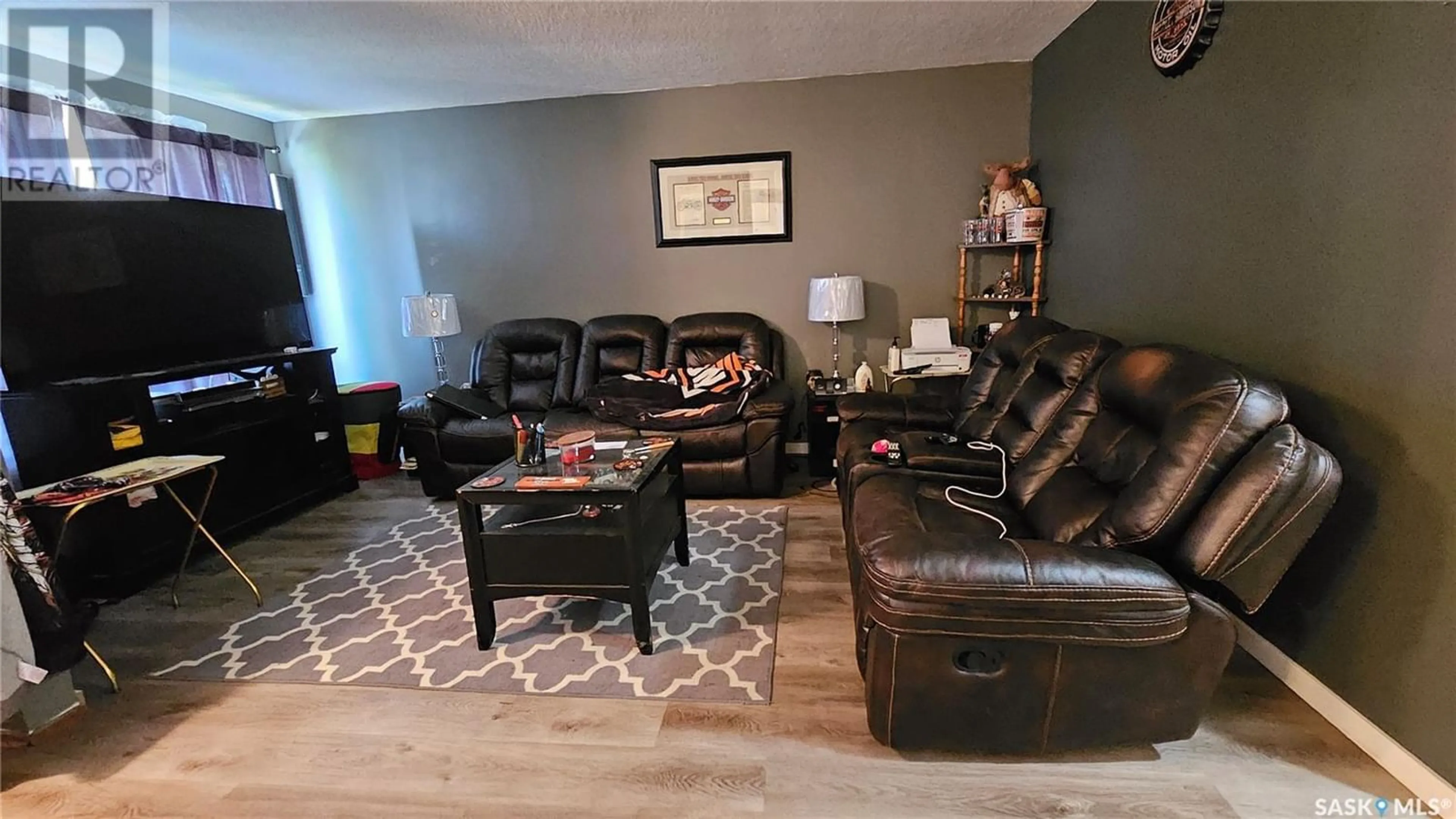 Living room for 281-291 18th AVENUE NE, Swift Current Saskatchewan S9H2Y2