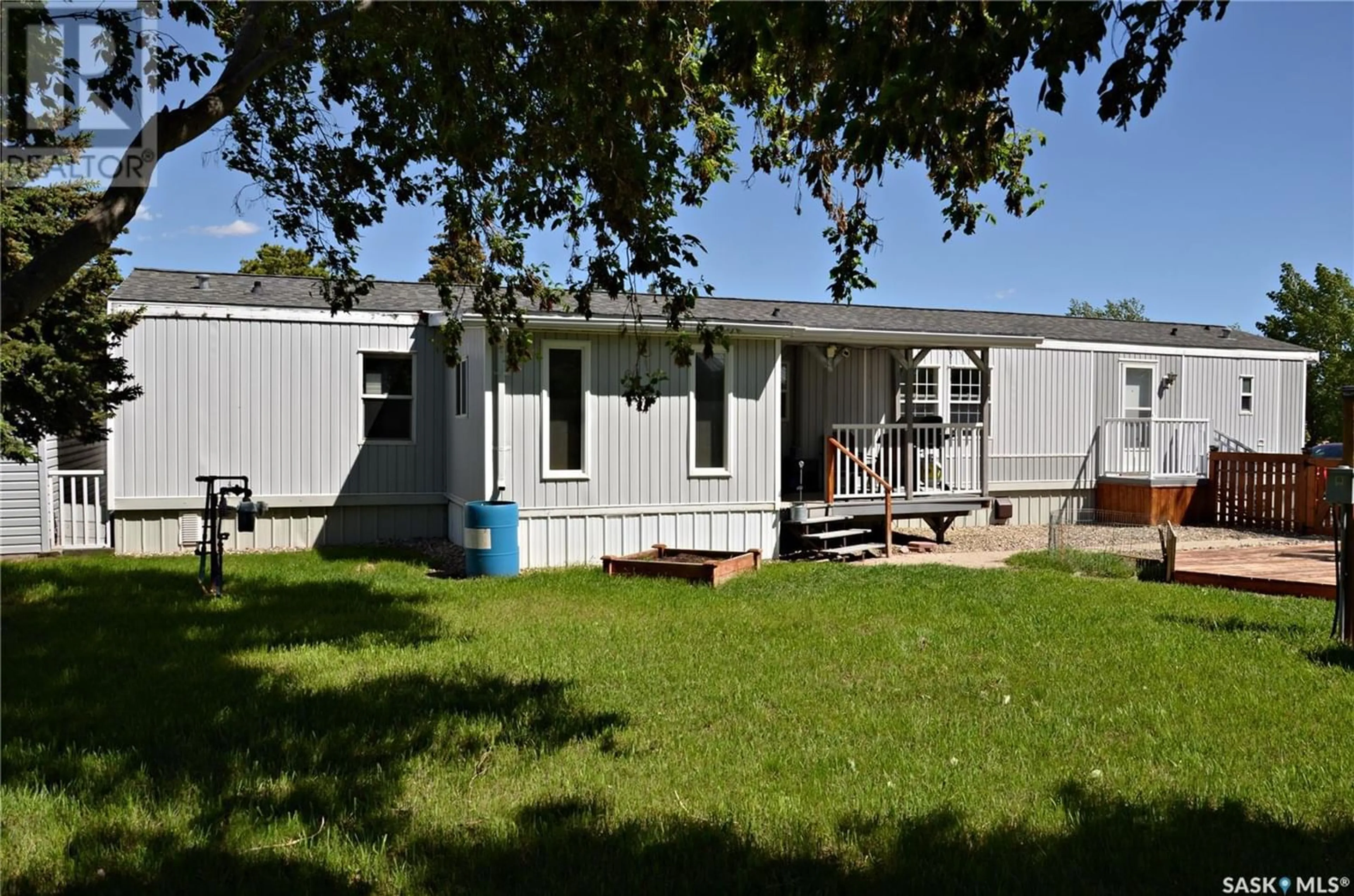 Outside view for Plaza Mobile Home Park, Biggar Saskatchewan S0K0M0