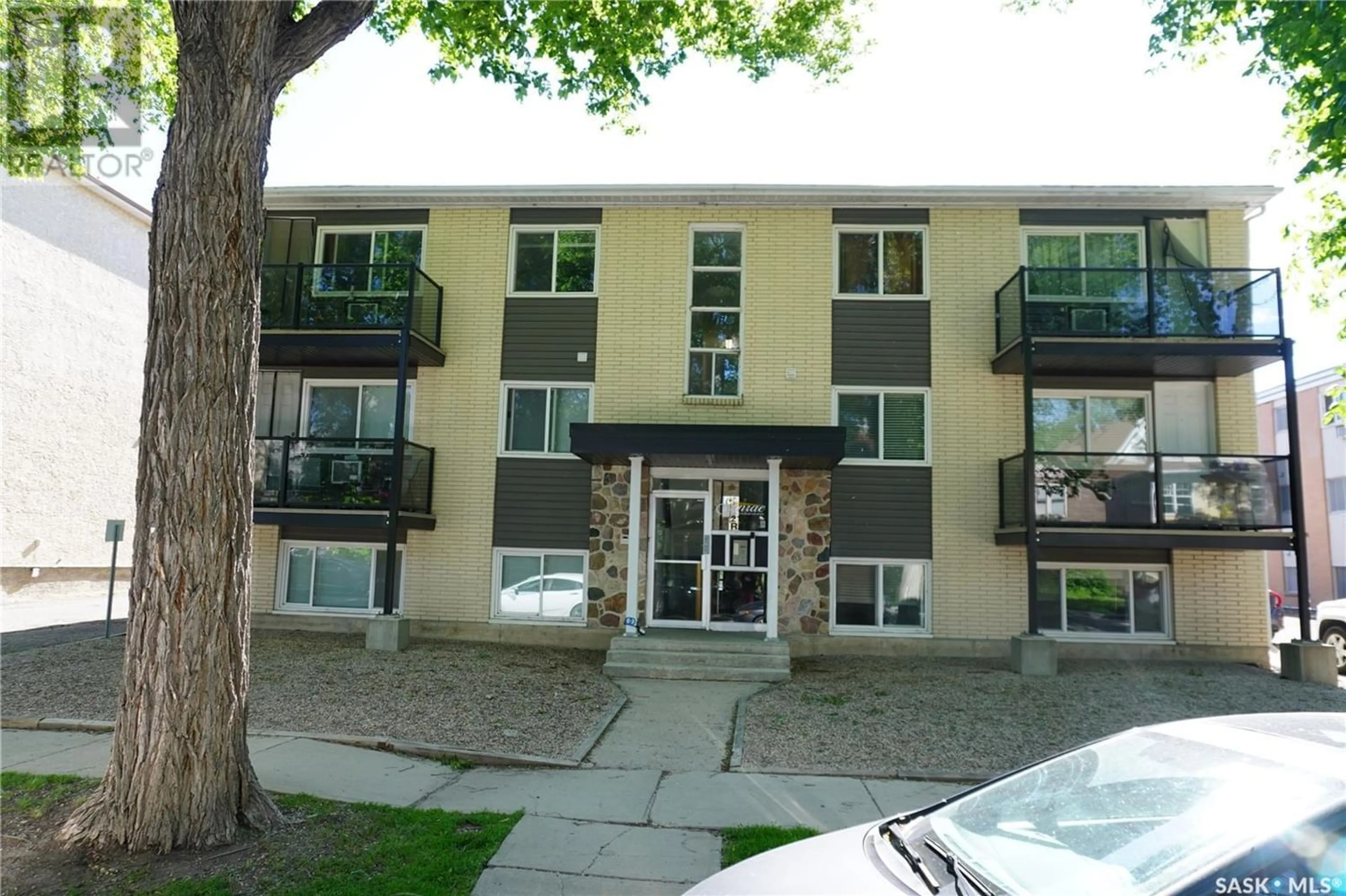 A pic from exterior of the house or condo for 18 2157 RAE STREET, Regina Saskatchewan S4X3Y3