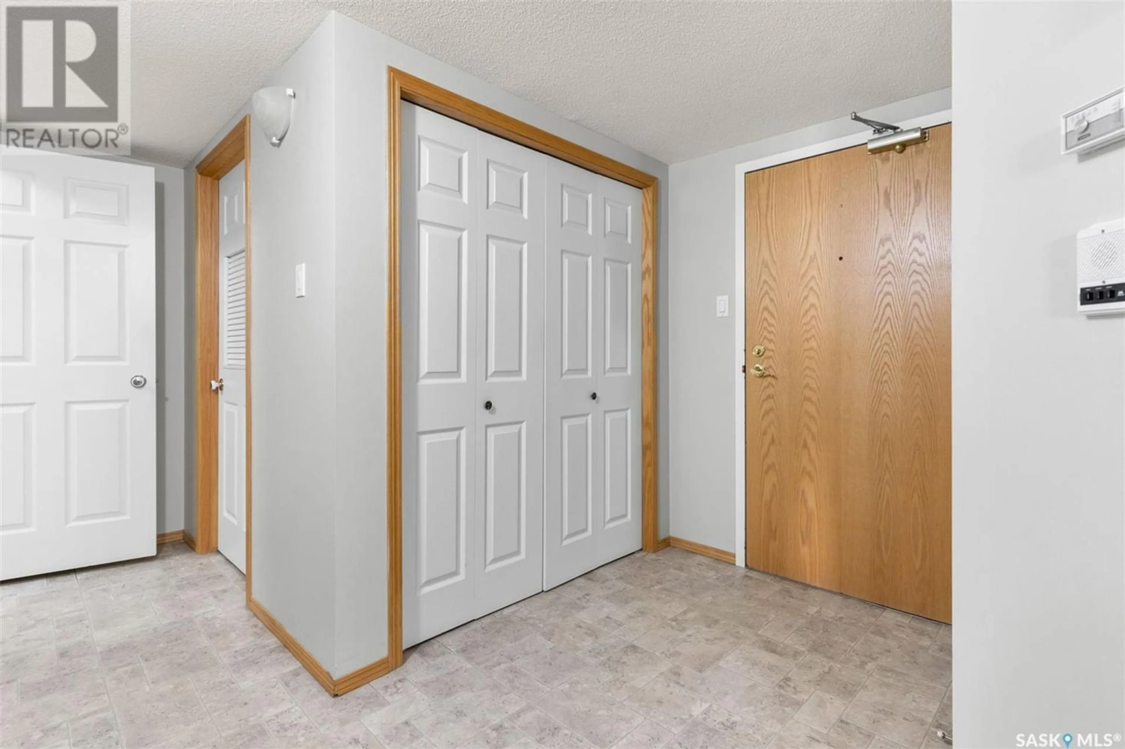 Indoor entryway for 138 2301 Adelaide STREET E, Saskatoon Saskatchewan S7J0J6