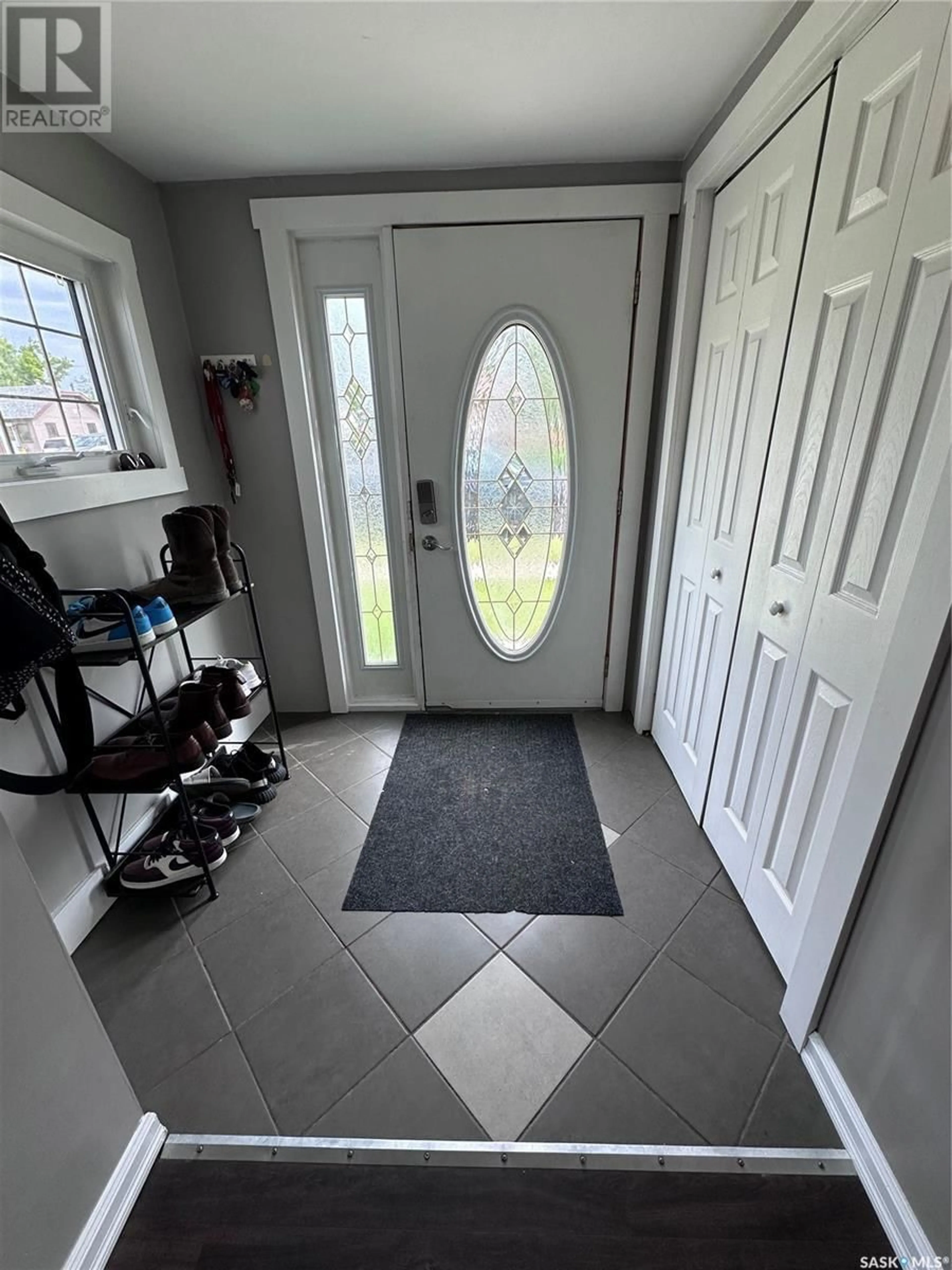 Indoor entryway for 430 Third STREET, Estevan Saskatchewan S4A0P2