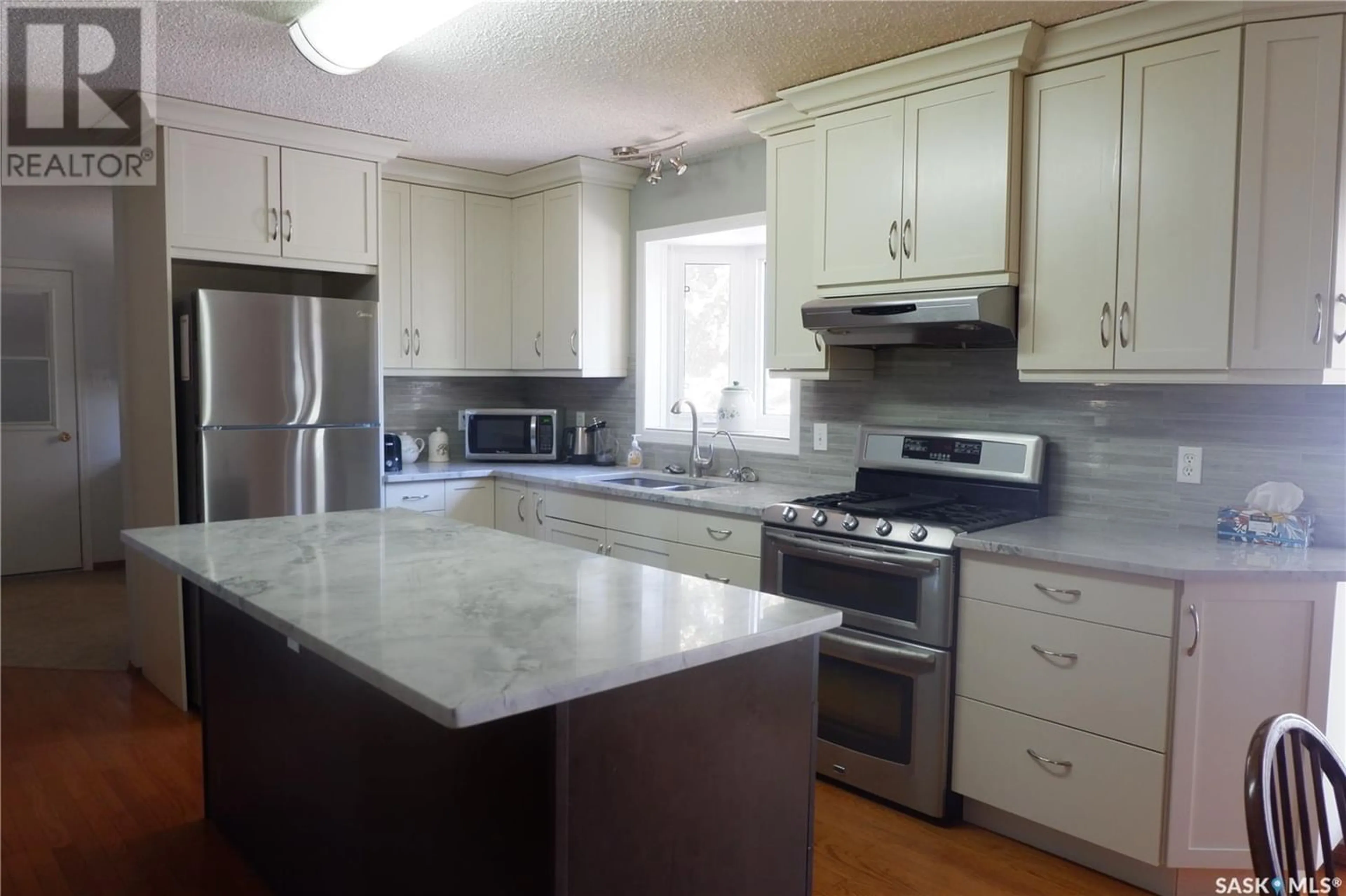 Kitchen for 329 Southview DRIVE, Coronach Saskatchewan S0H0Z0