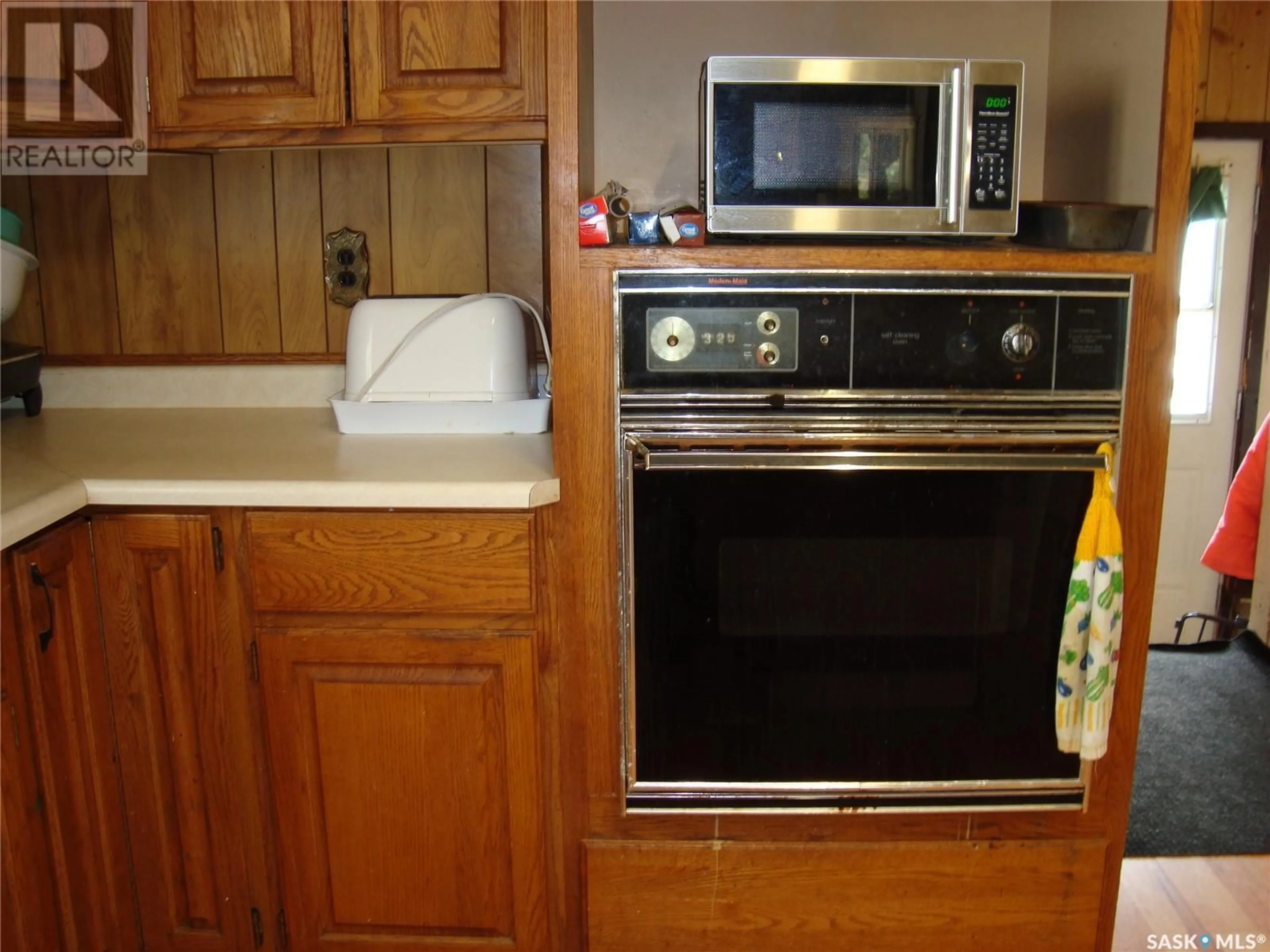 Standard kitchen, wood floors, cottage for 2 1st AVENUE W, Hodgeville Saskatchewan S0H2B0