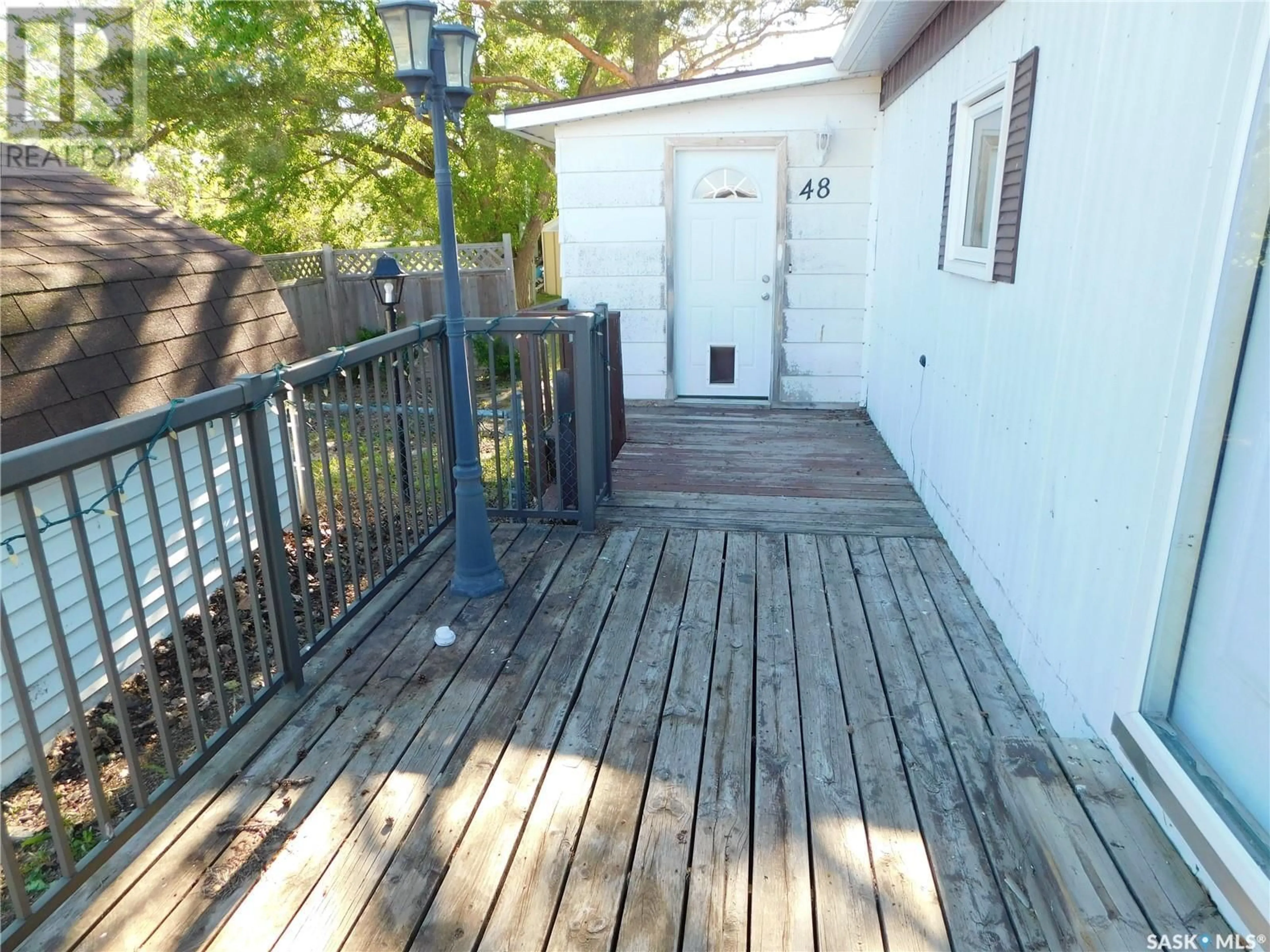 Patio for 48 TRAILER COURT, Assiniboia Saskatchewan S0H0B0