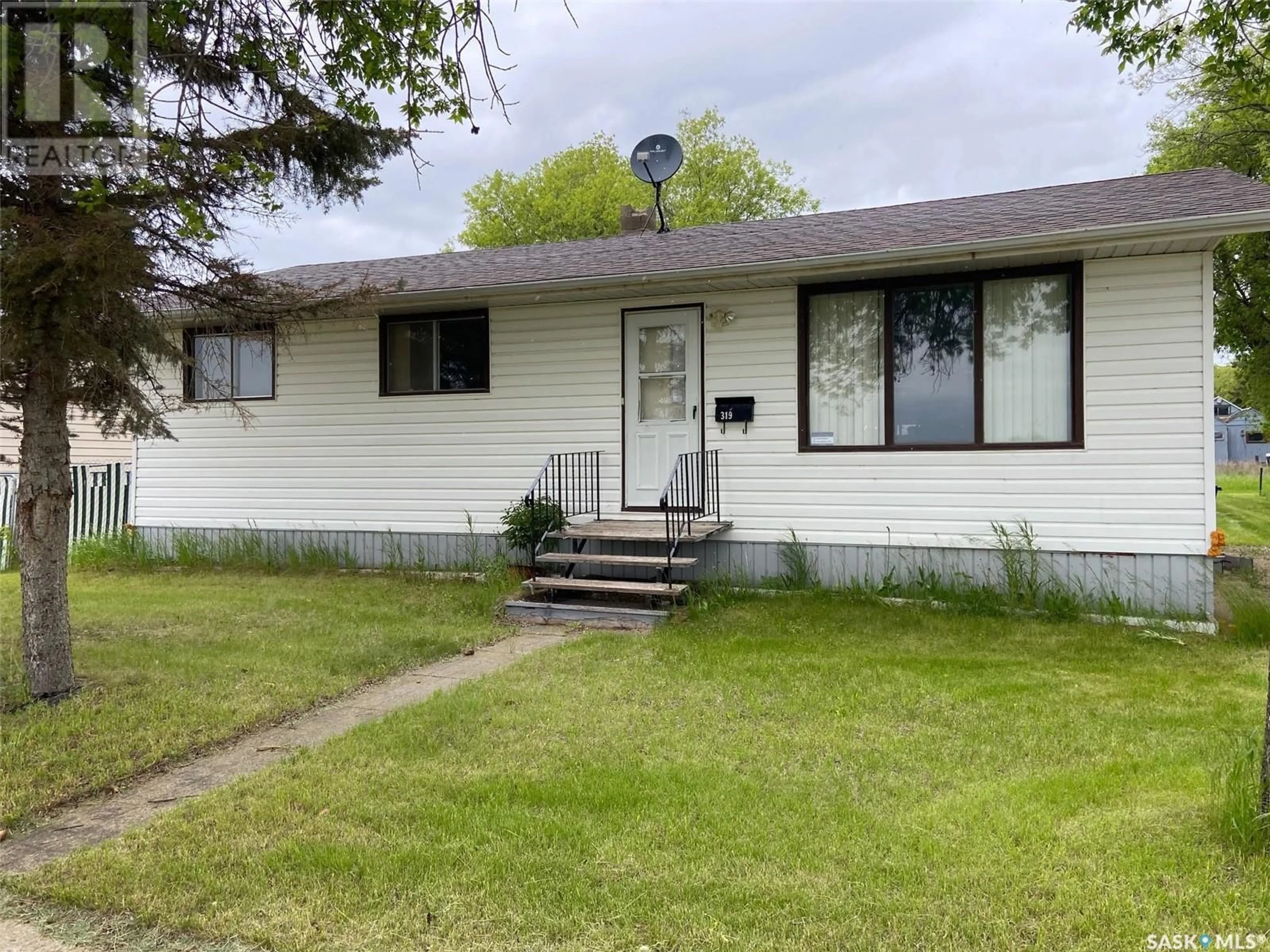 Frontside or backside of a home for 319 1st AVENUE, Quinton Saskatchewan S0A3G0