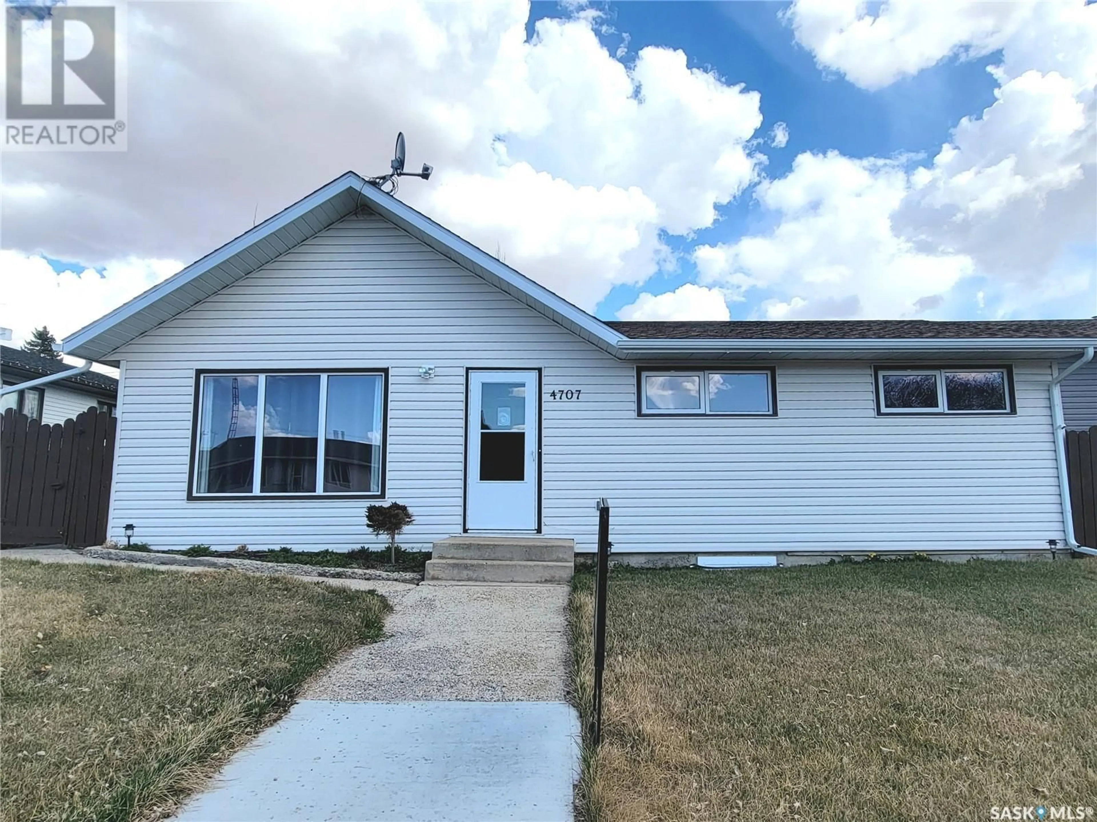 Frontside or backside of a home for 4707 Post STREET, Macklin Saskatchewan S0L2C0