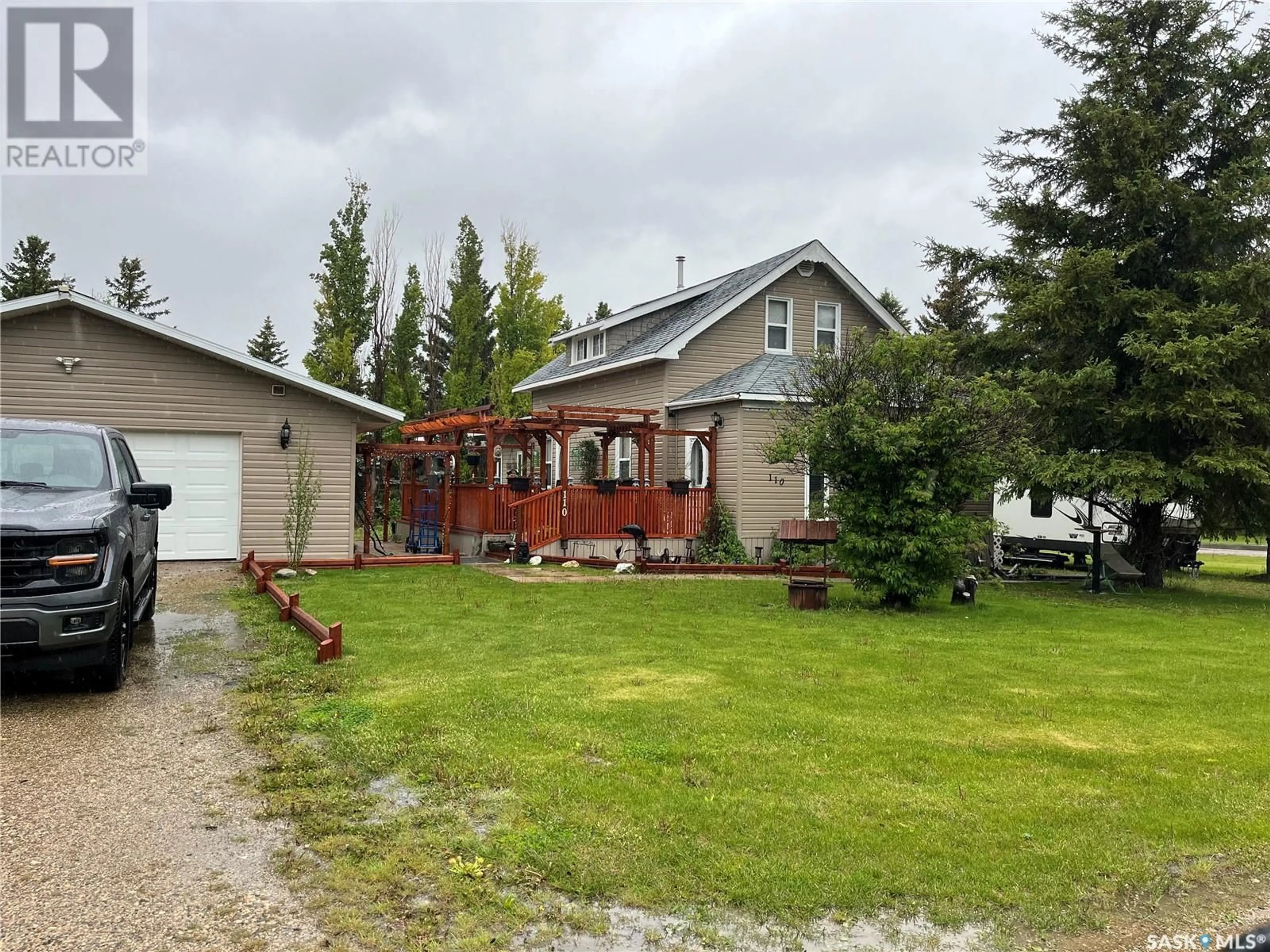 Outside view for 110 Mueller BAY, Annaheim Saskatchewan S0K0G0