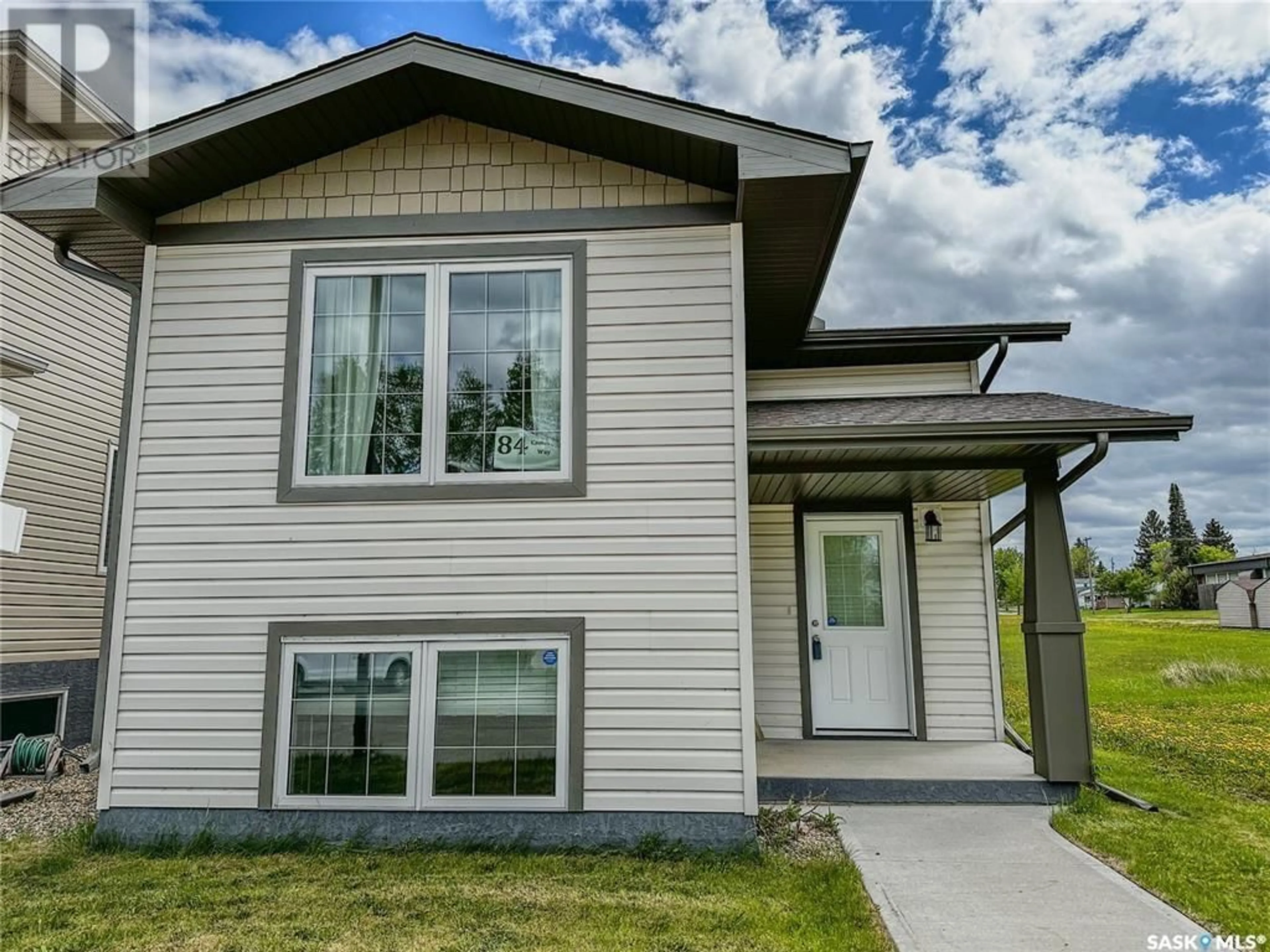 Frontside or backside of a home for 84 Cameron WAY, Yorkton Saskatchewan S3N4H1