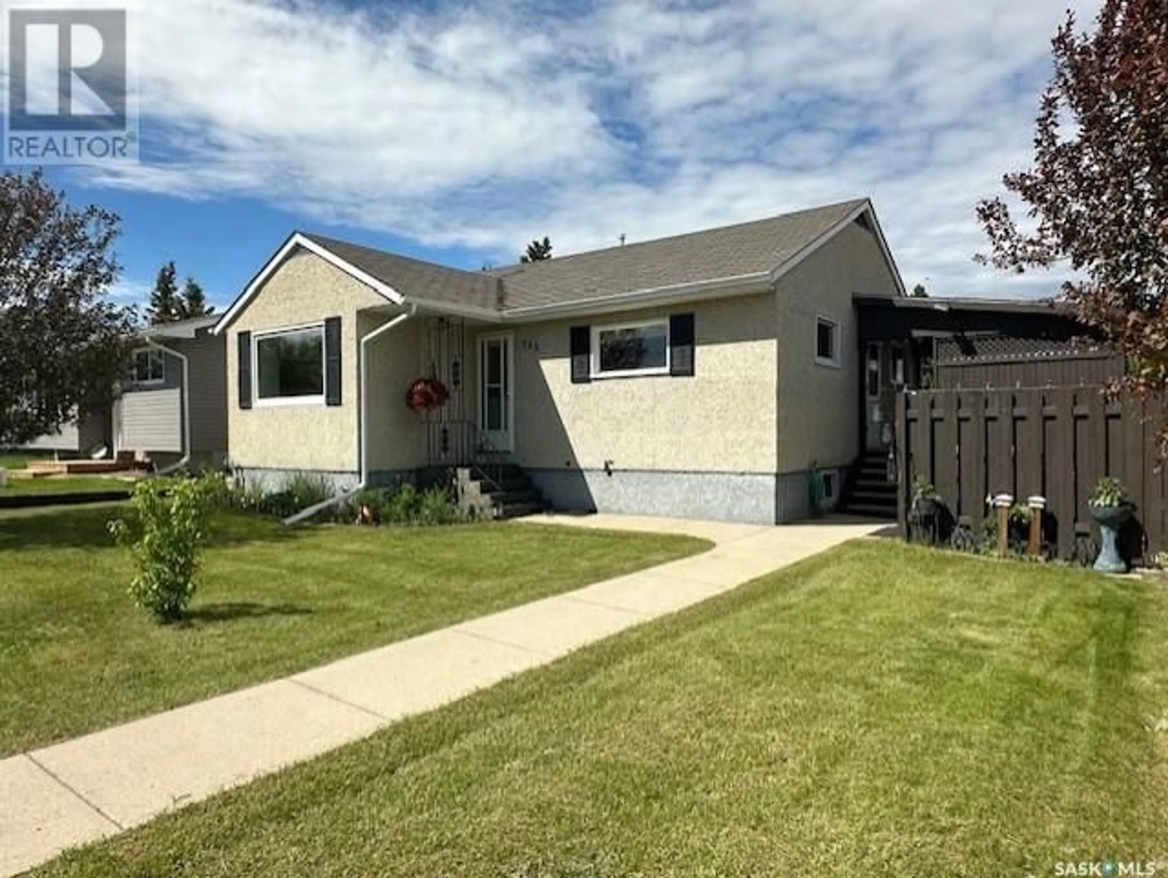 Frontside or backside of a home for 366 6th AVENUE E, Melville Saskatchewan S0A2P0