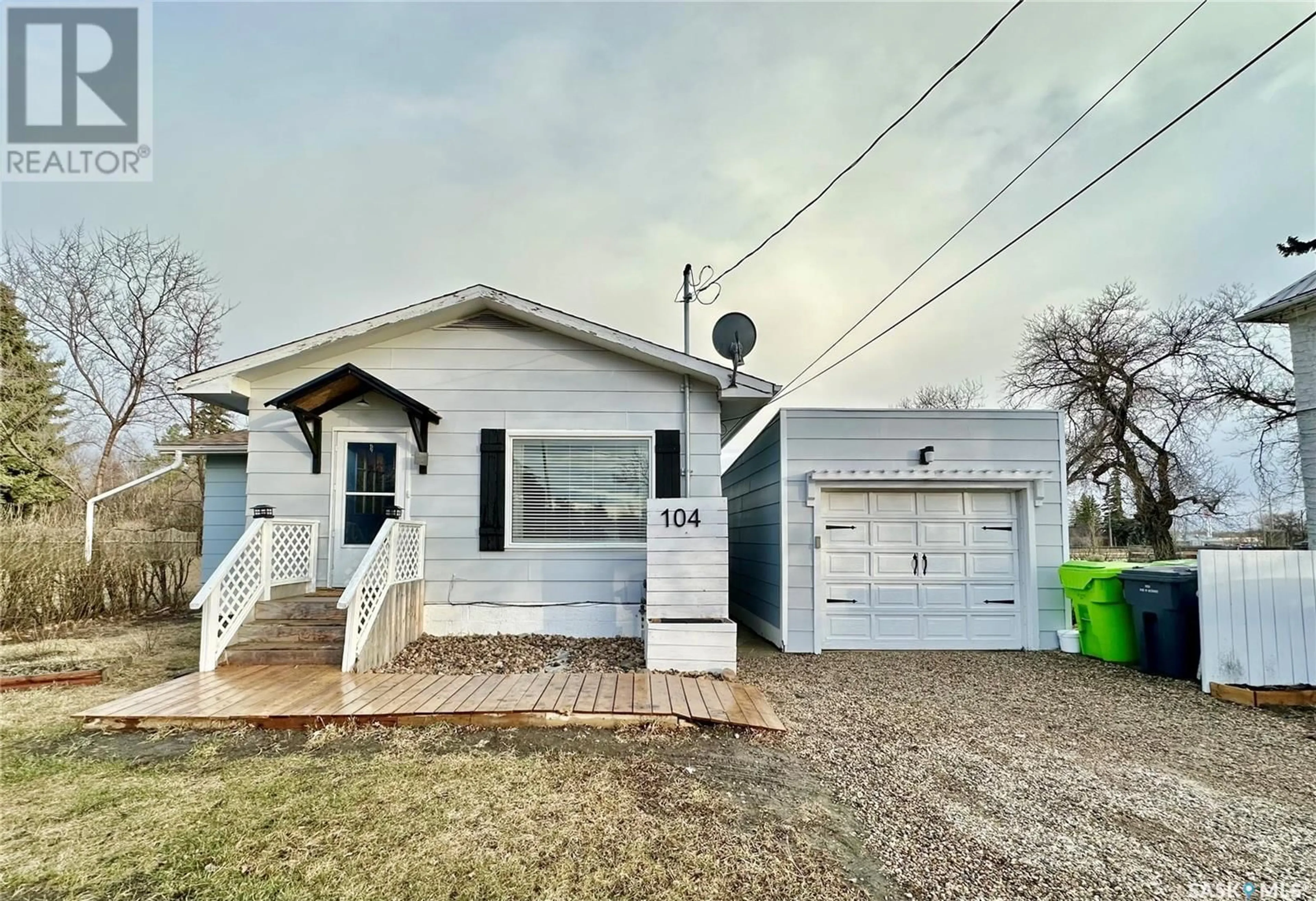 Frontside or backside of a home for 104 Woodward AVENUE, Indian Head Saskatchewan S0G2K0