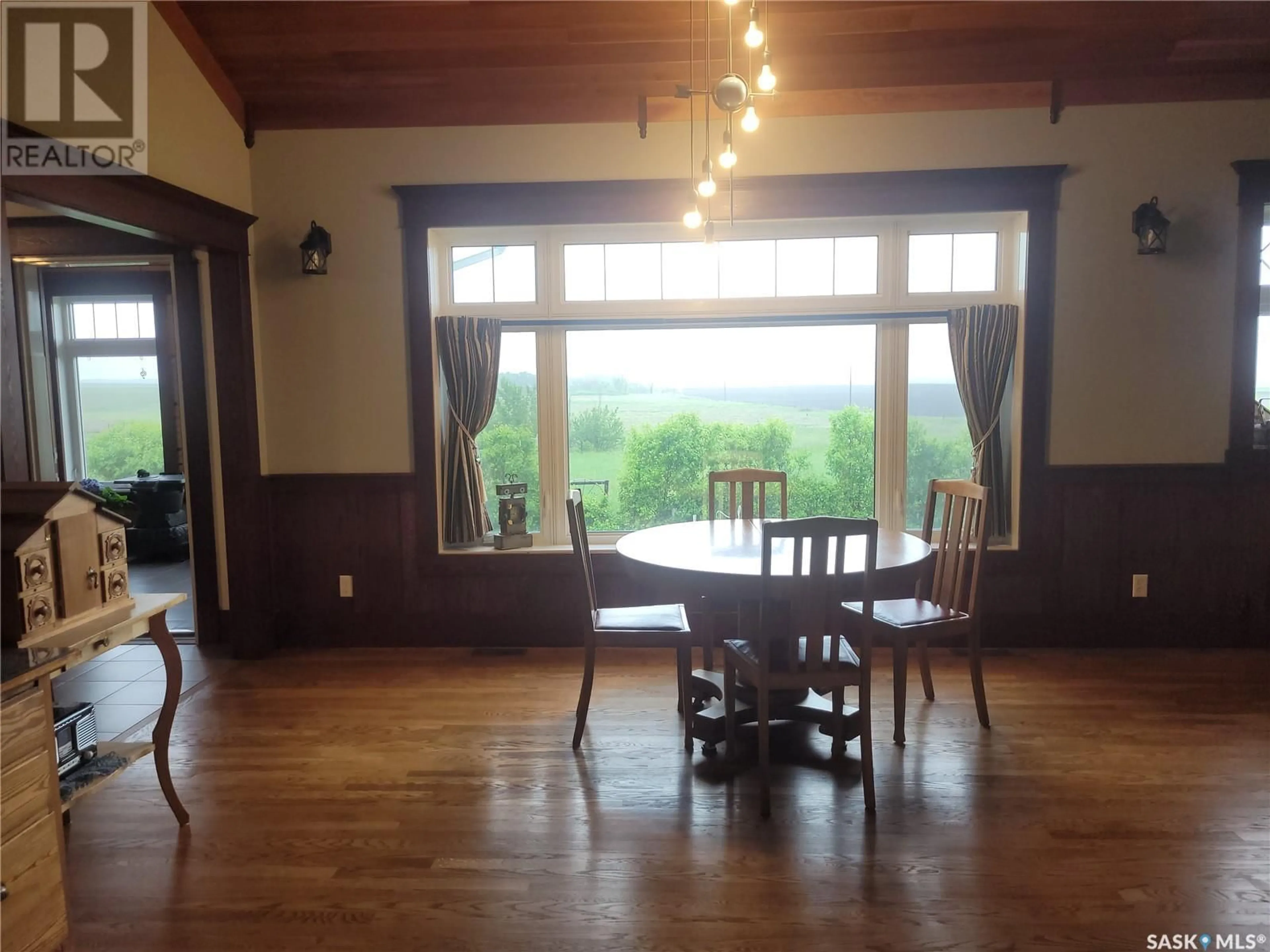 Dining room for Gross ACREAGE OUTLOOK, Outlook Saskatchewan S0L2N0