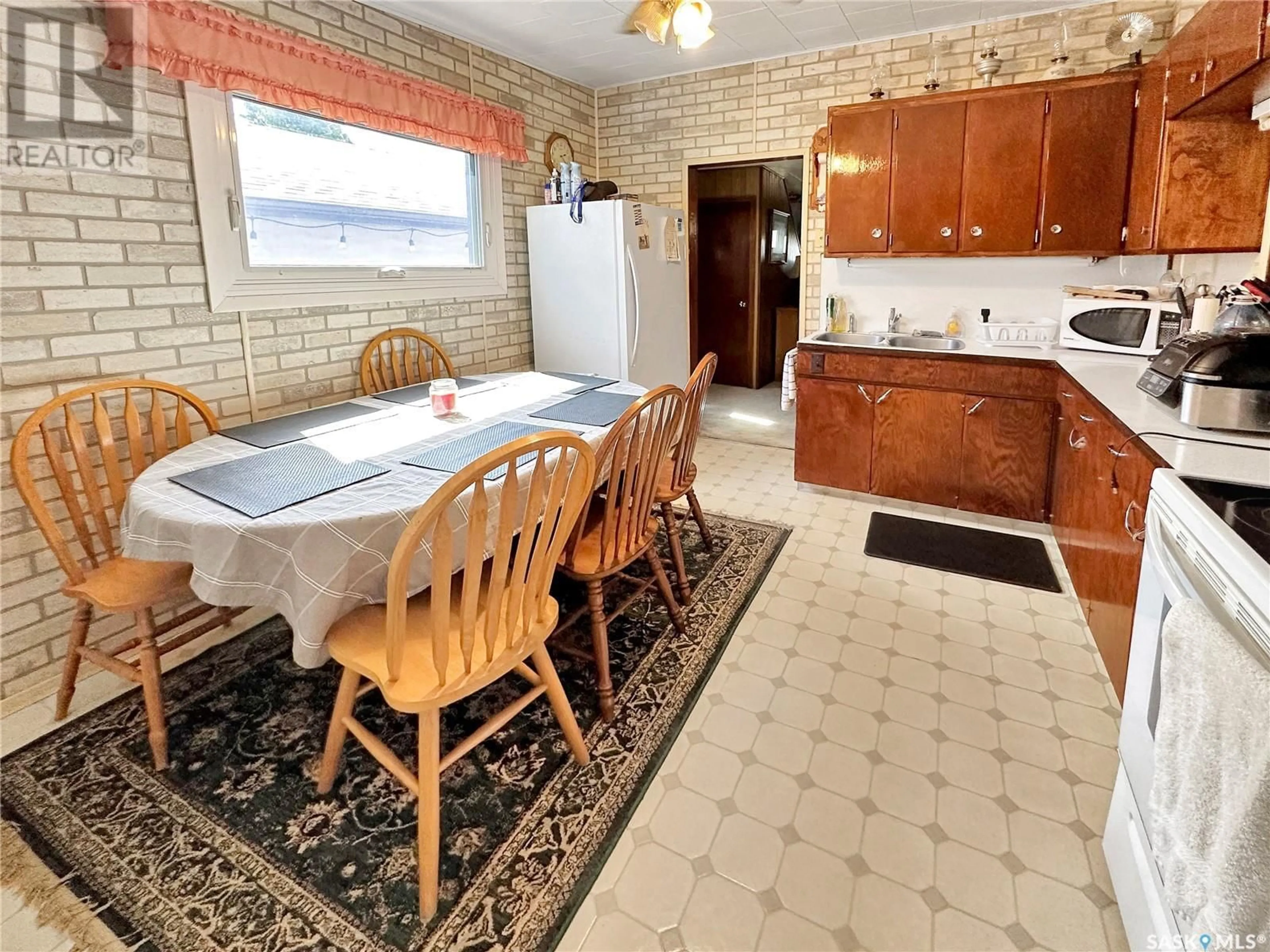 Dining room, unknown floor, cottage for 604 Sussex AVENUE, Esterhazy Saskatchewan S0A0X0