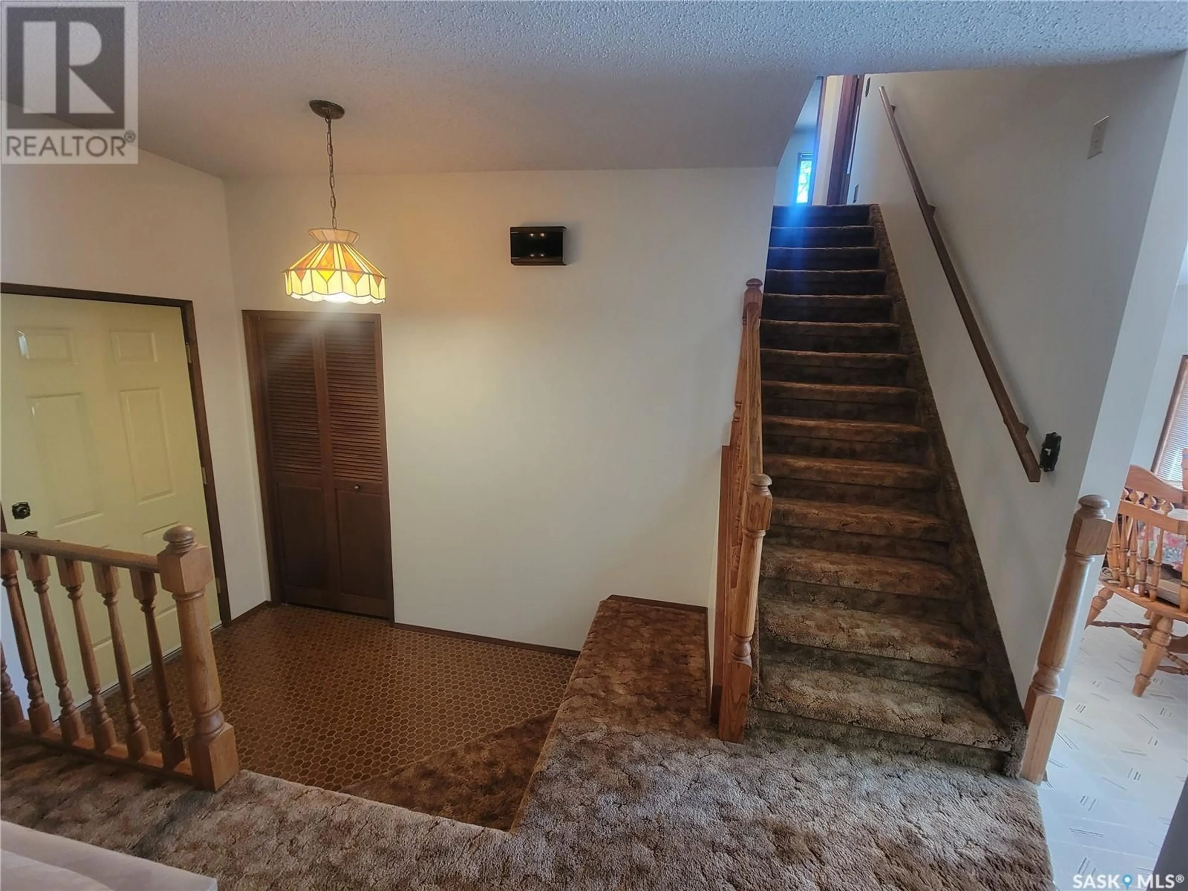 Indoor foyer, unknown floor for 5002 Post PLACE, Macklin Saskatchewan S0L2C0