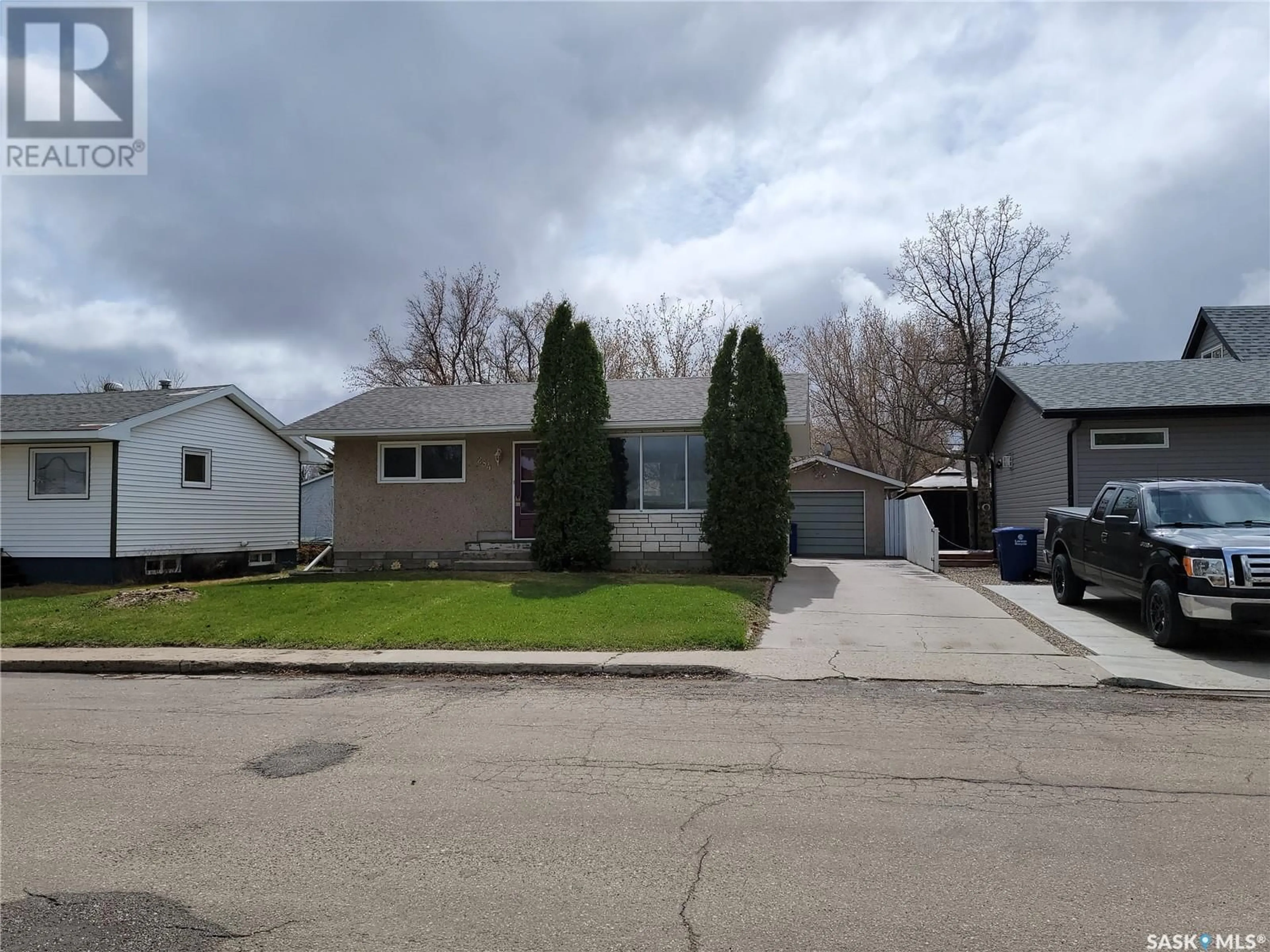 Frontside or backside of a home for 284 6th AVENUE E, Unity Saskatchewan S0K4L0