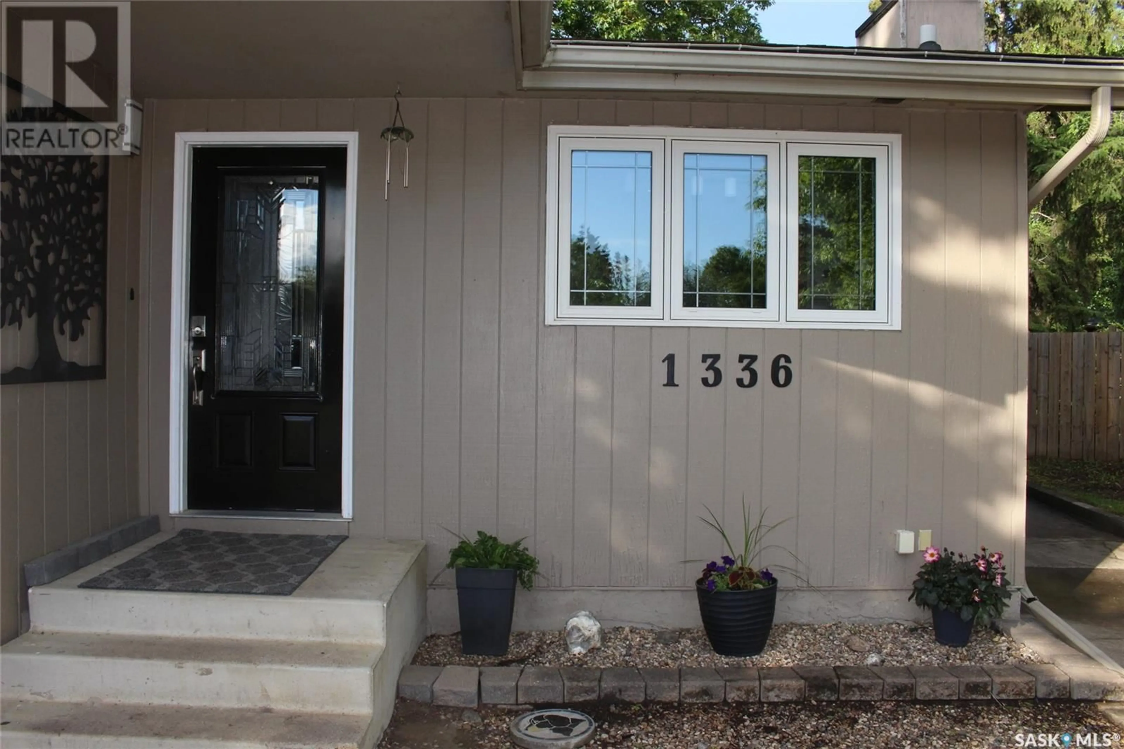 Home with vinyl exterior material for 1336 Longworth PLACE, Prince Albert Saskatchewan S6V6E3