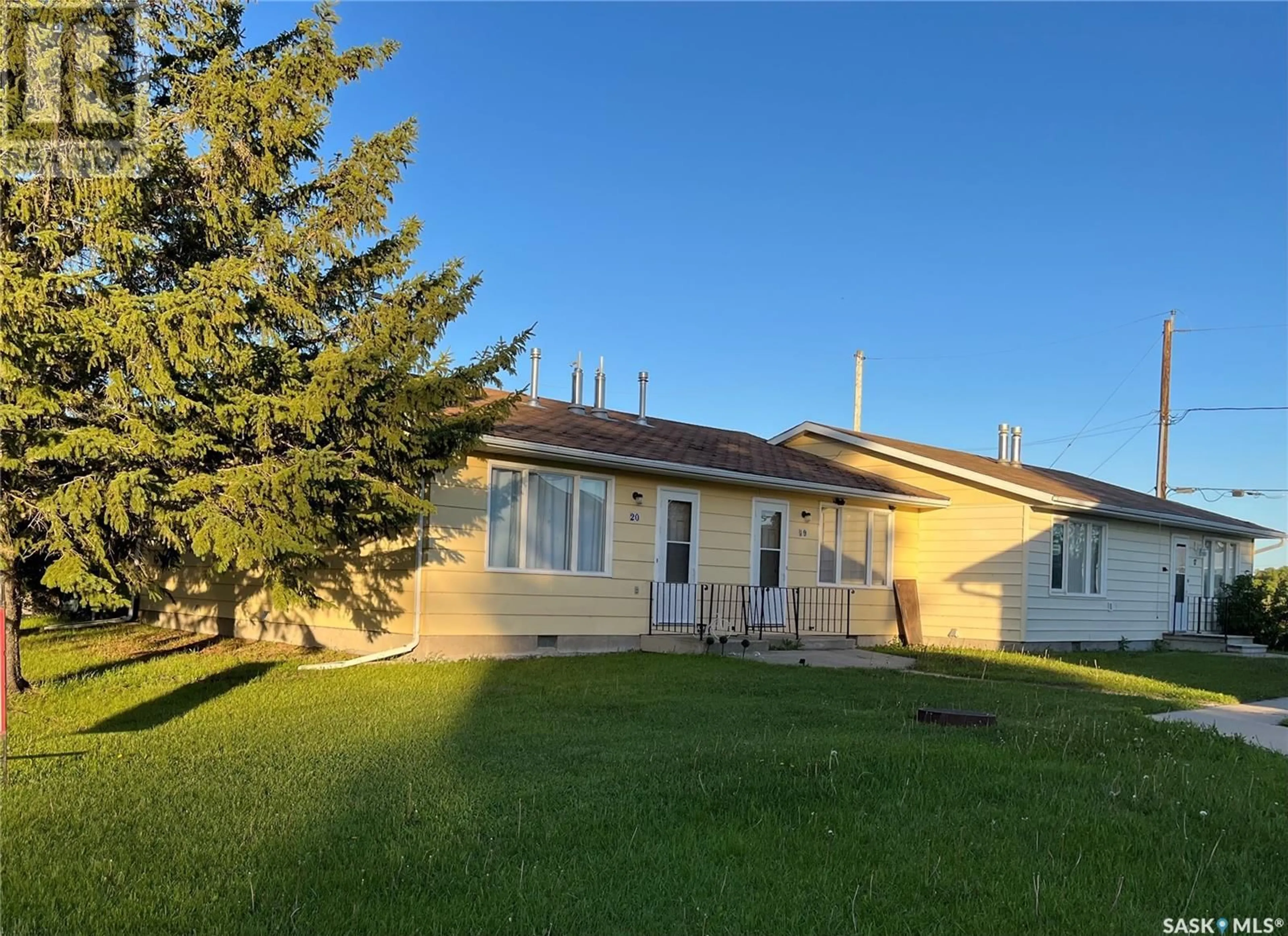 A pic from exterior of the house or condo for 600 Railway AVENUE, Wawota Saskatchewan S0G5A0