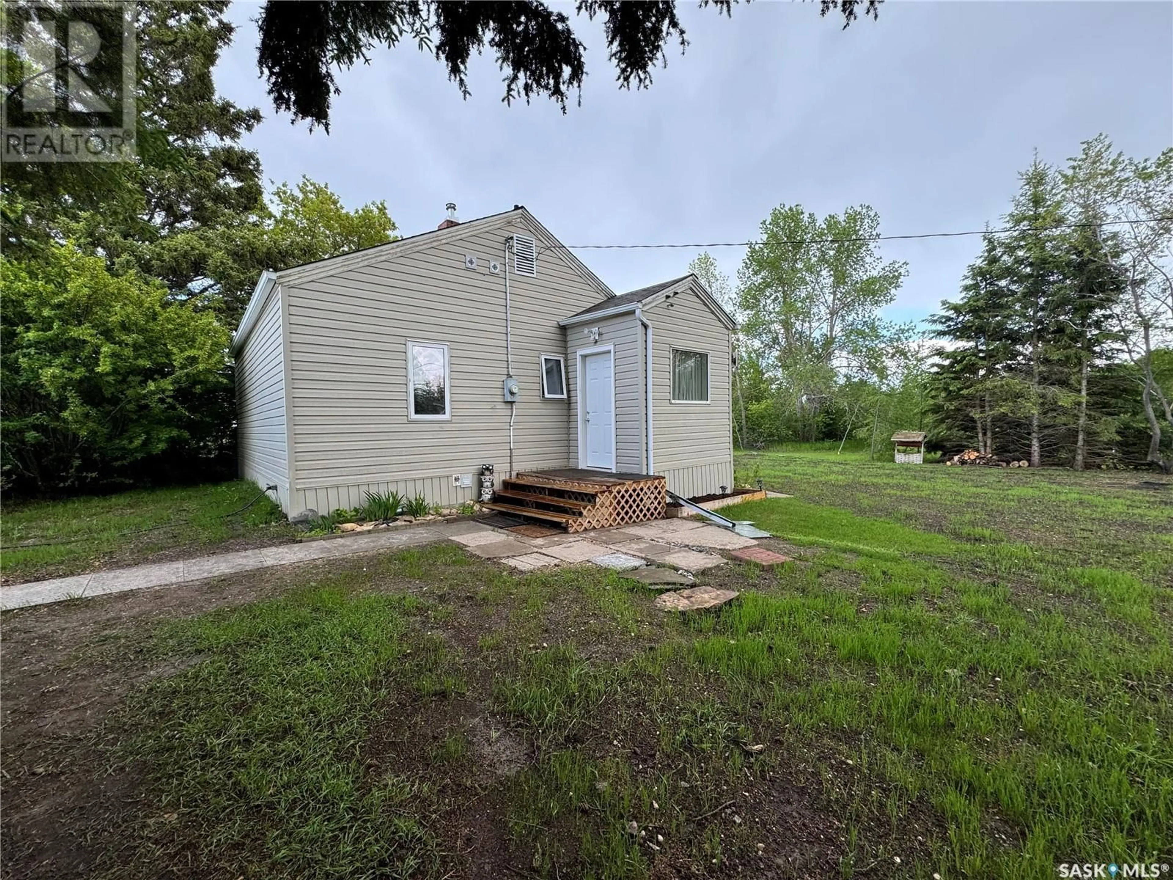 Cottage for 12 3rd STREET E, Hyas Saskatchewan S0A1K0