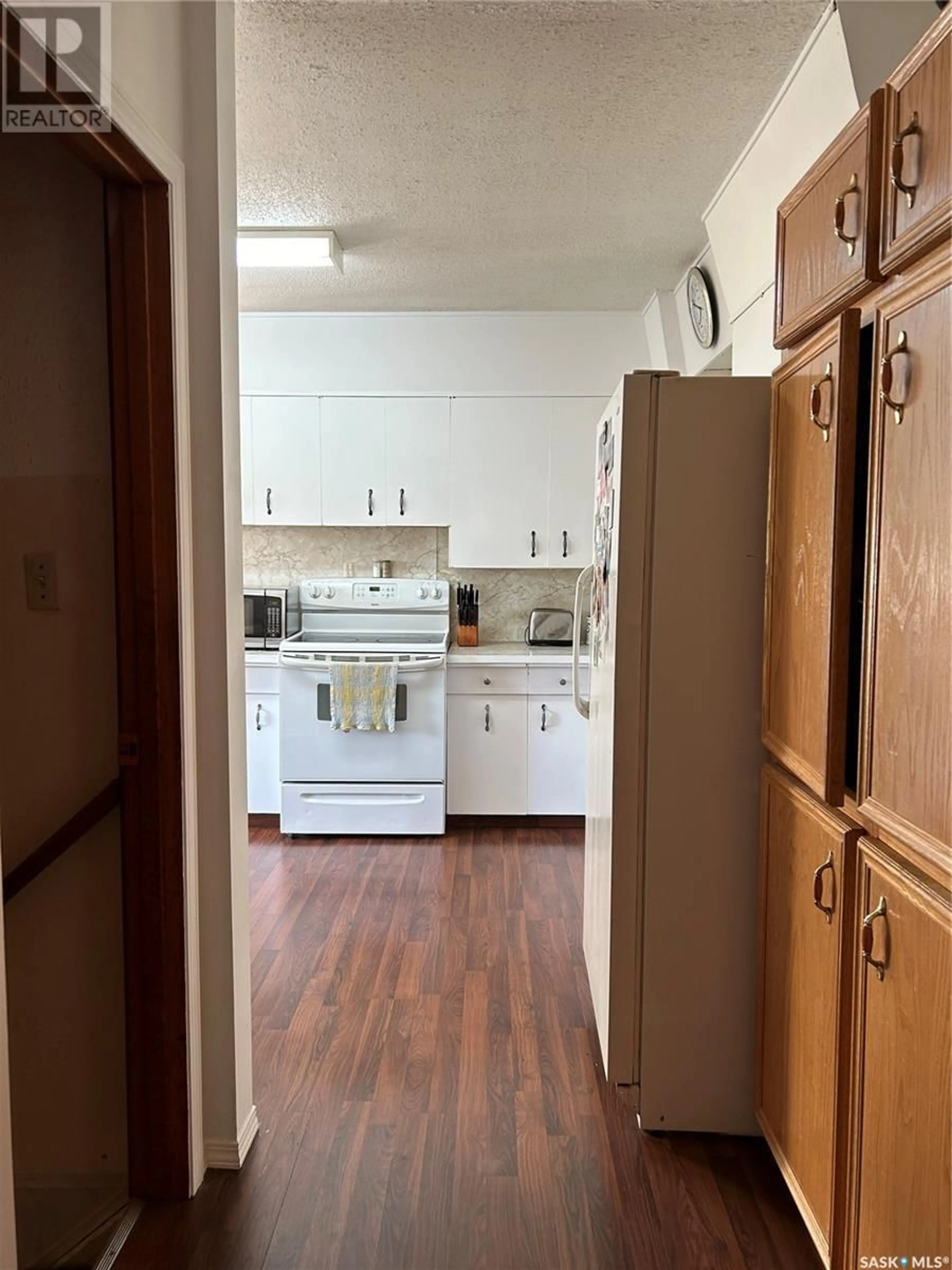 Standard kitchen, wood floors for 419 Centre STREET, Middle Lake Saskatchewan S0K2X0