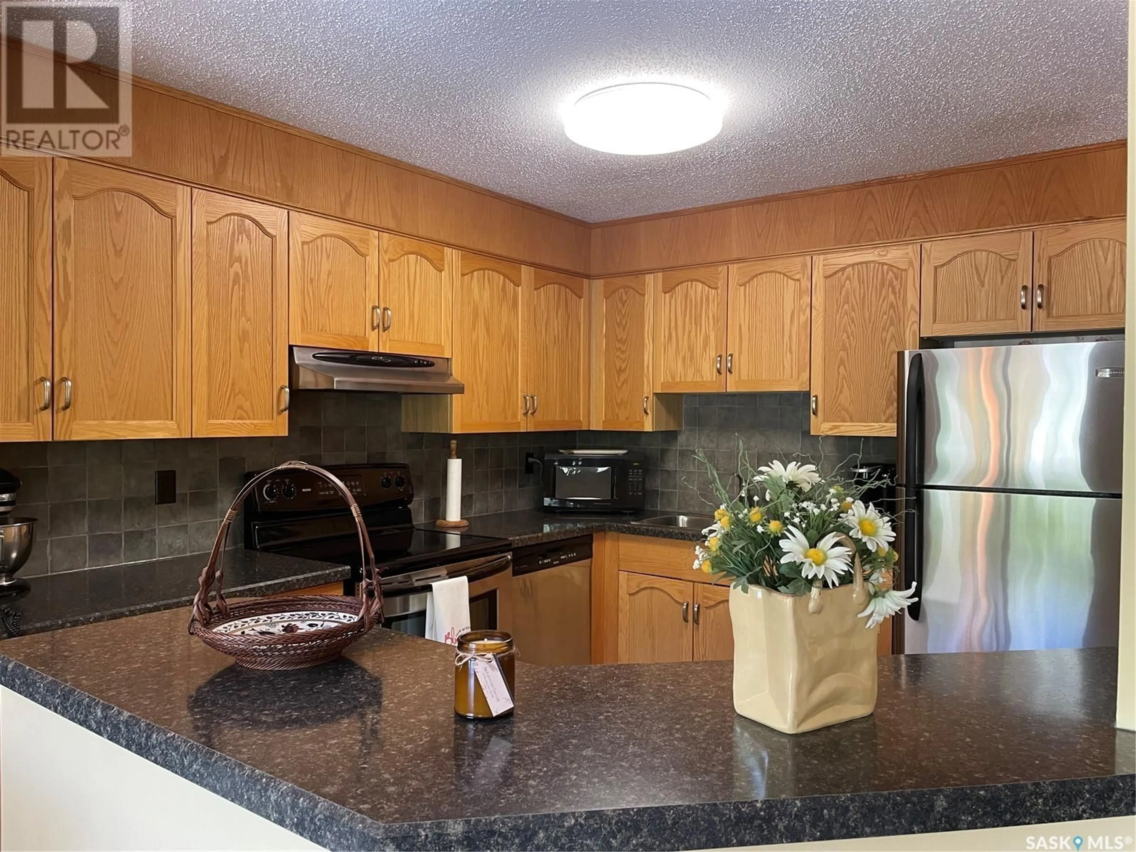 Standard kitchen for 206 1442 102nd STREET, North Battleford Saskatchewan S9A1G7