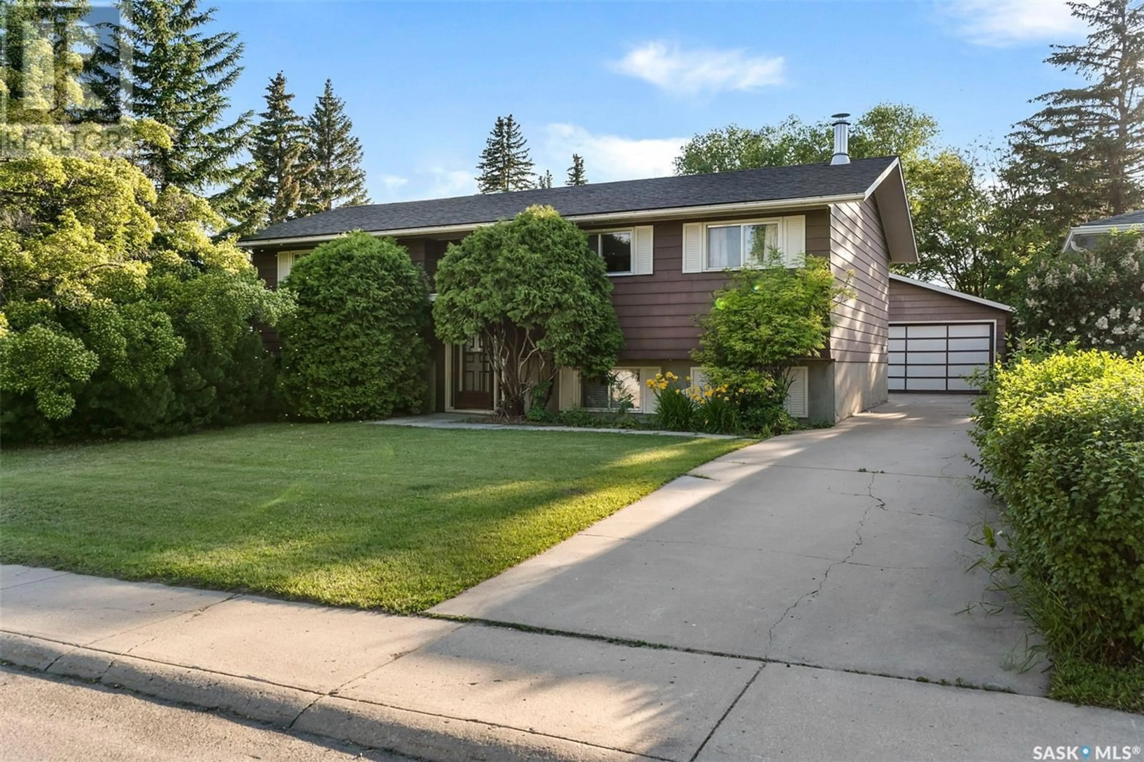 Frontside or backside of a home for 205 Nahanni DRIVE, Saskatoon Saskatchewan S7K3Z7