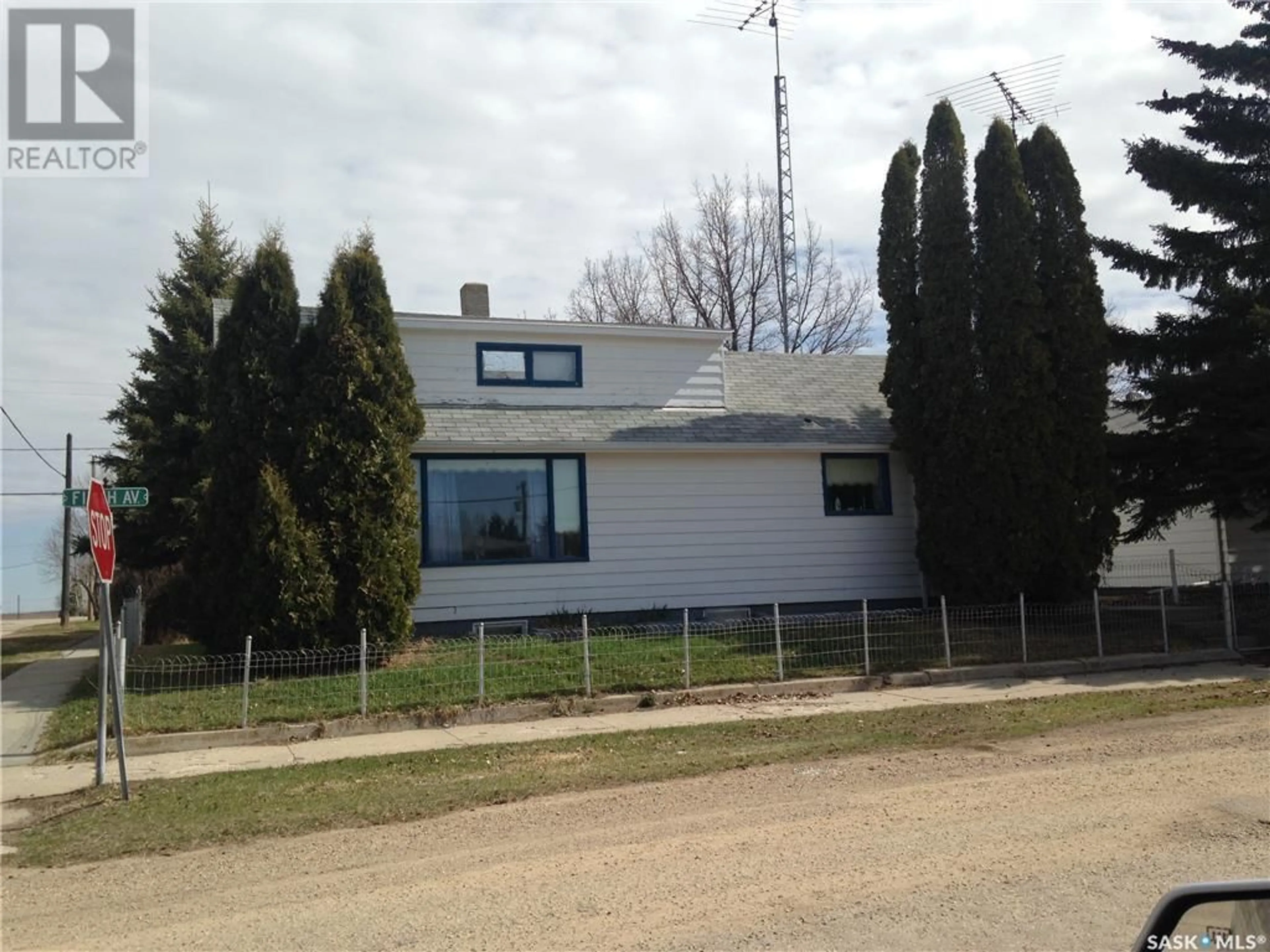 Outside view for 111 5th AVENUE W, Nokomis Saskatchewan S0G3R0