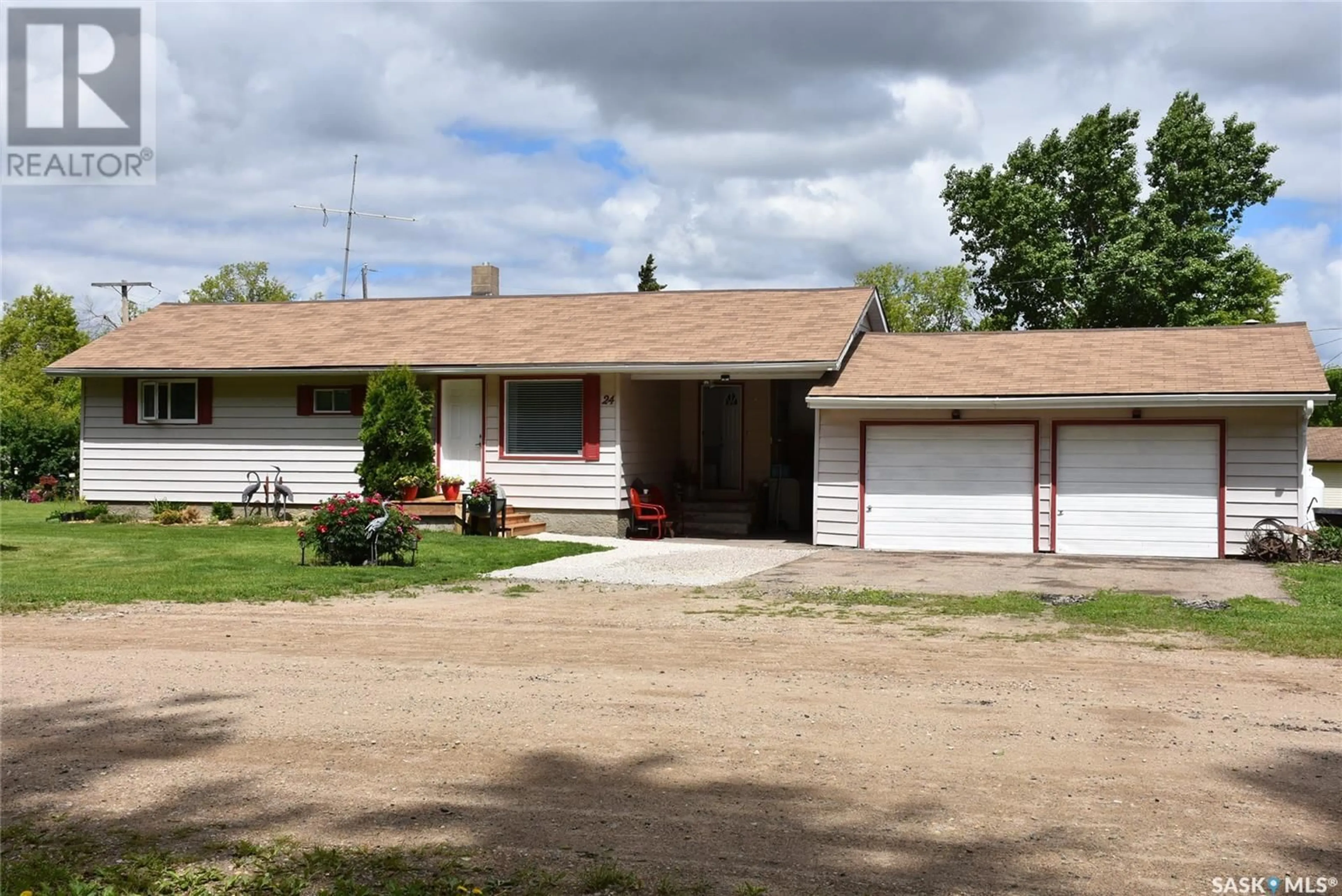 Frontside or backside of a home for 24 7th AVENUE SE, Ituna Saskatchewan S0A0B6