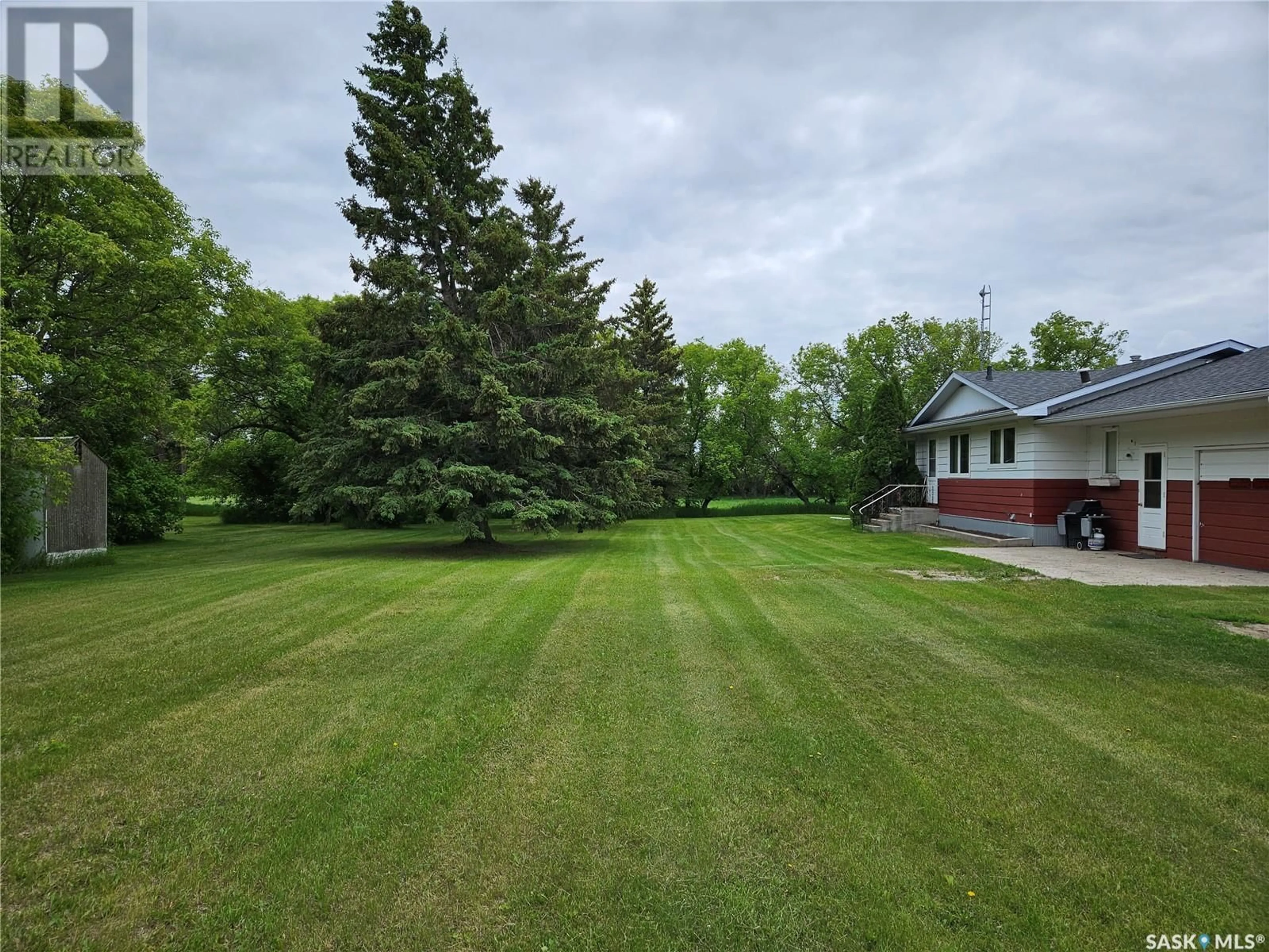 Fenced yard for Wilton Acreage, Silverwood Rm No. 123 Saskatchewan S0G2X0