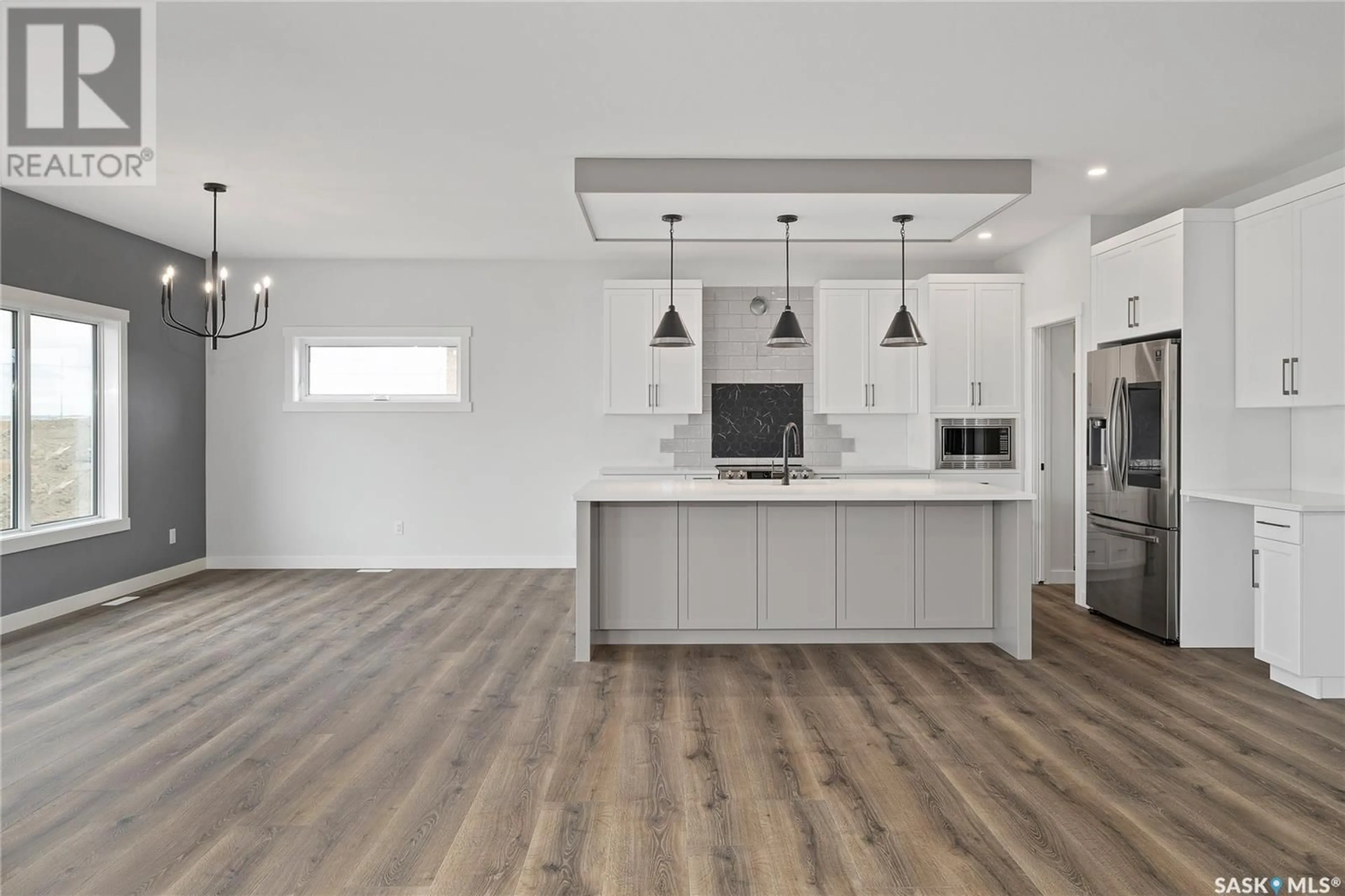 Contemporary kitchen for 115 Woolf BEND, Saskatoon Saskatchewan S7W1E6
