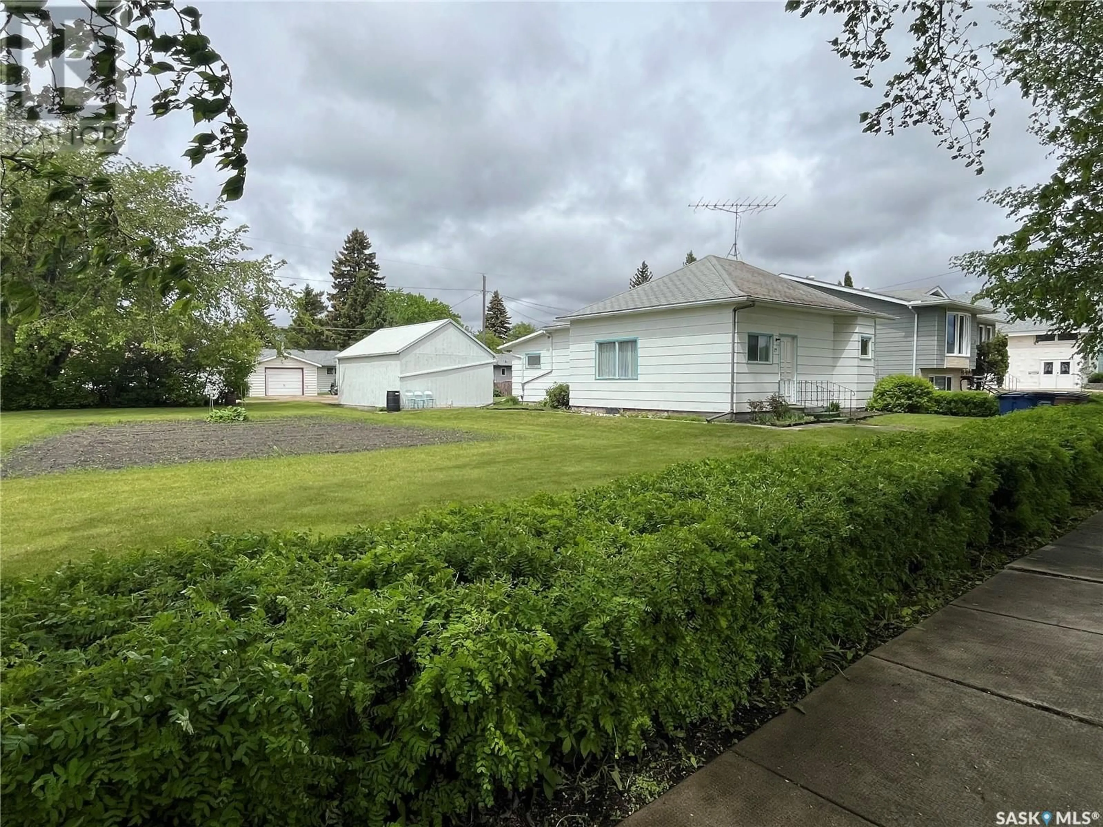 Outside view for 77 3rd STREET NE, Wadena Saskatchewan S0A4J0